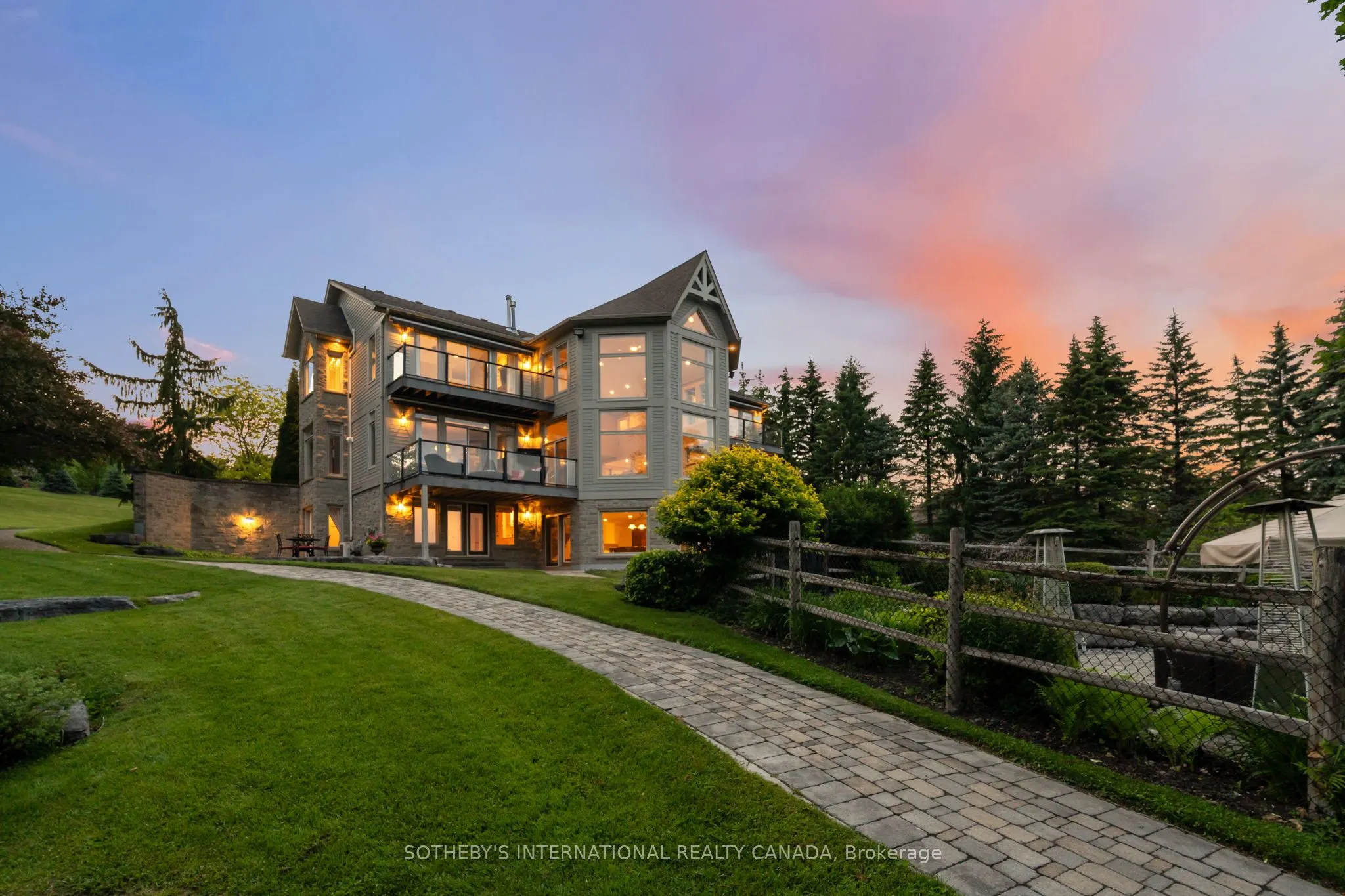 12 Island View Court