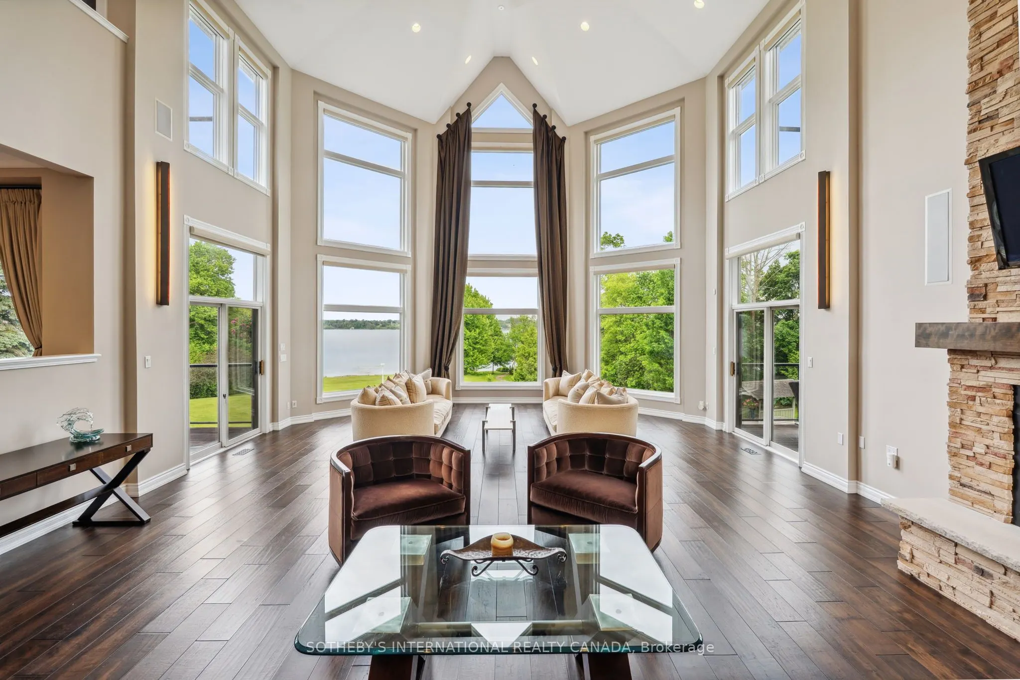 12 Island View Court