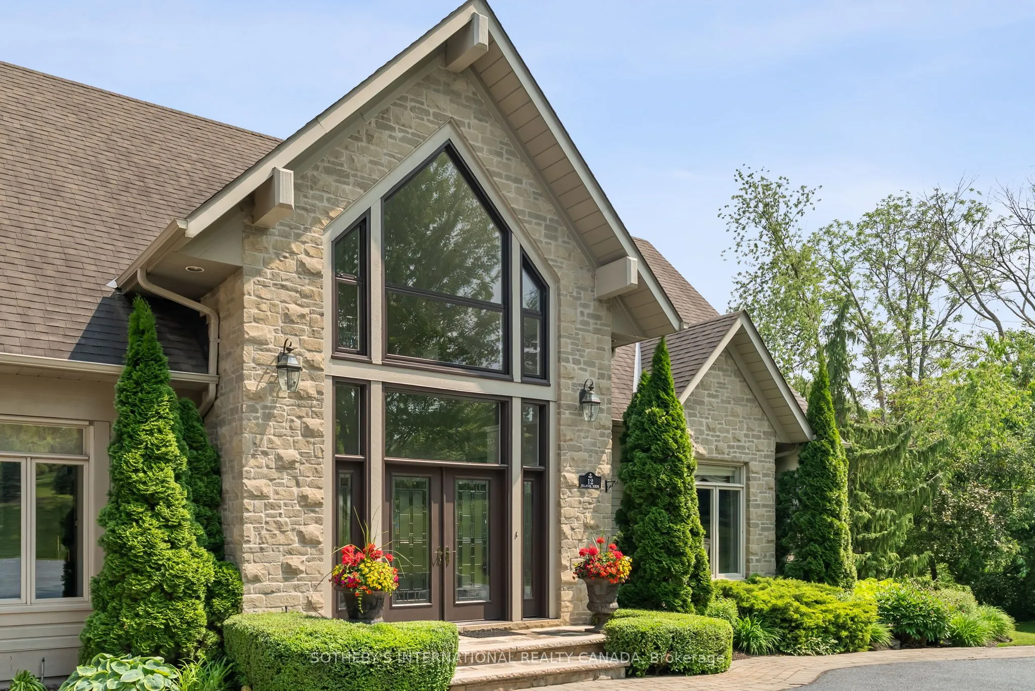 12 Island View Court