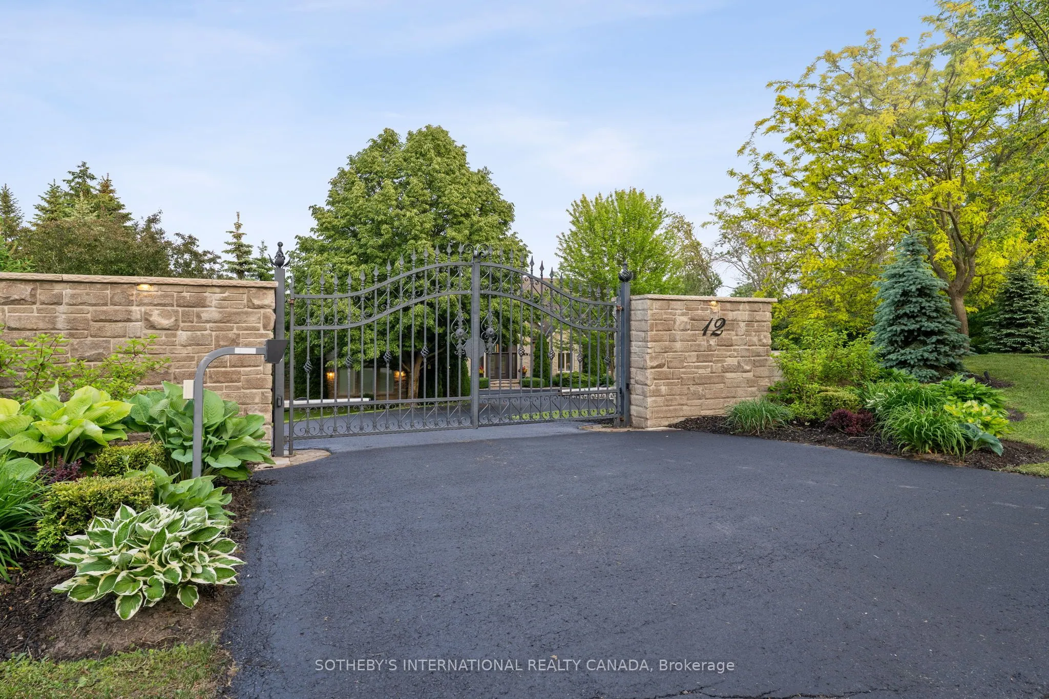 12 Island View Court