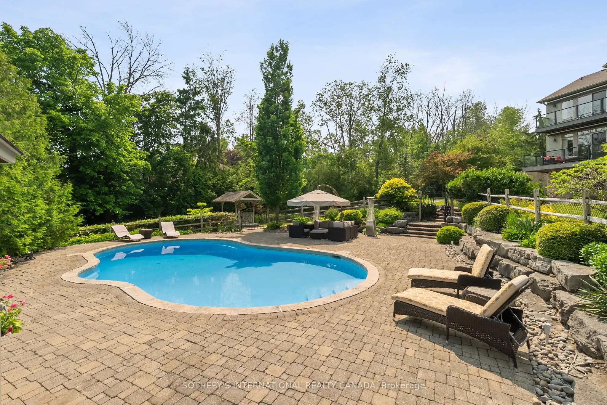 12 Island View Court