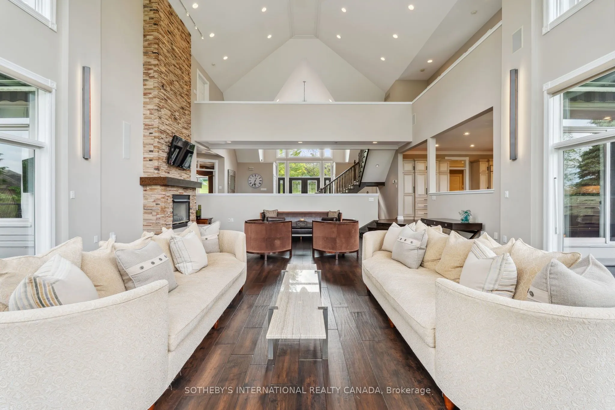 12 Island View Court