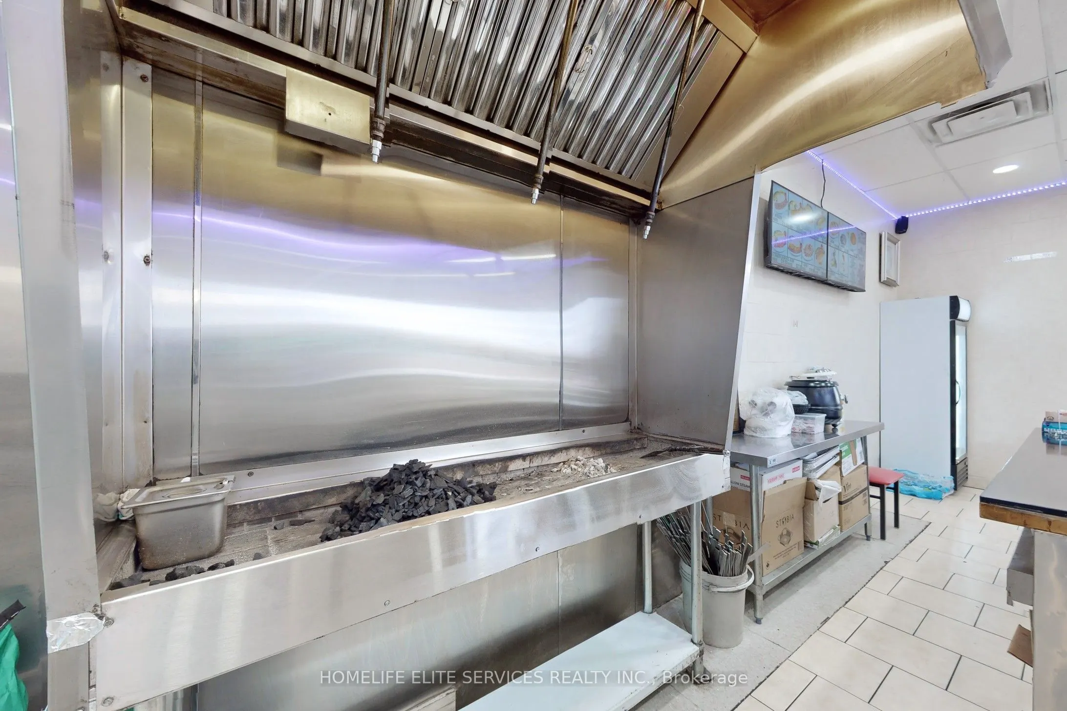 1960 Lawrence Avenue E, #Unit B1