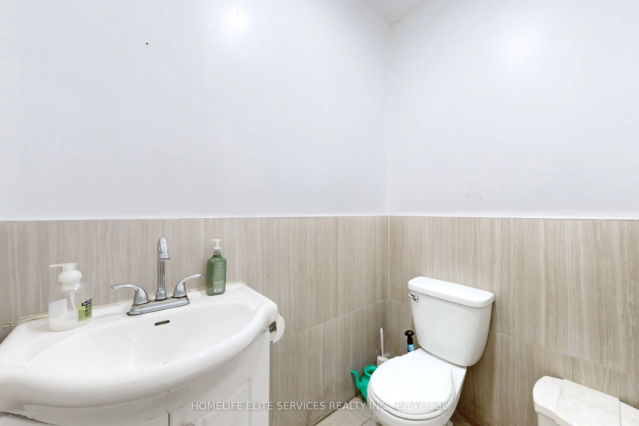 1960 Lawrence Avenue E, #Unit B1