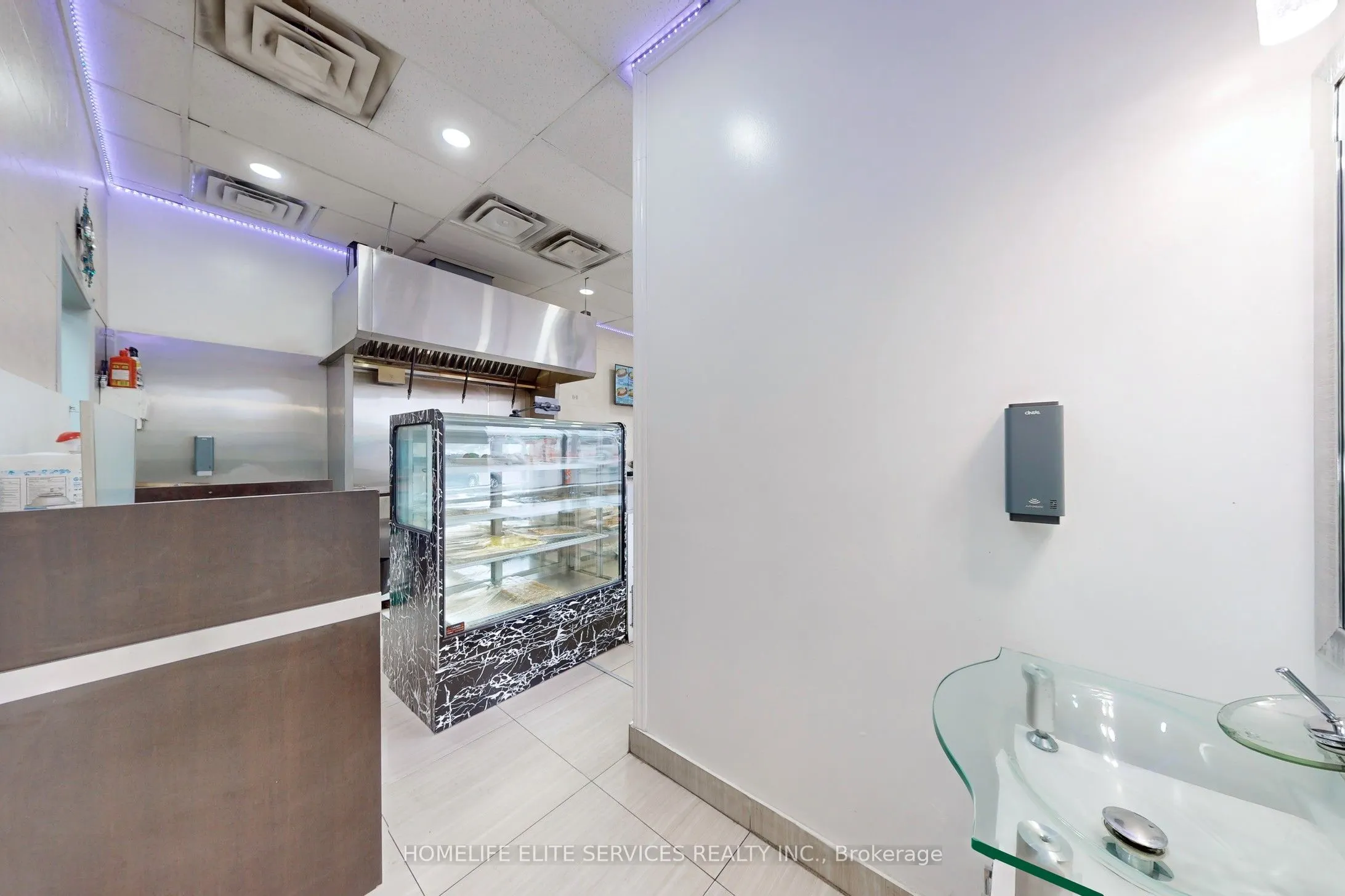 1960 Lawrence Avenue E, #Unit B1