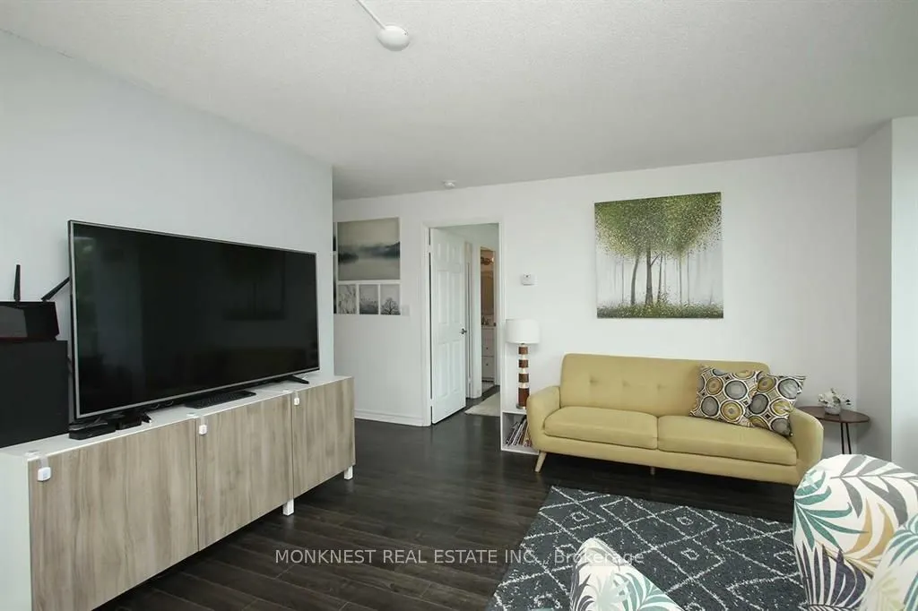 68 Grangeway Avenue, #210