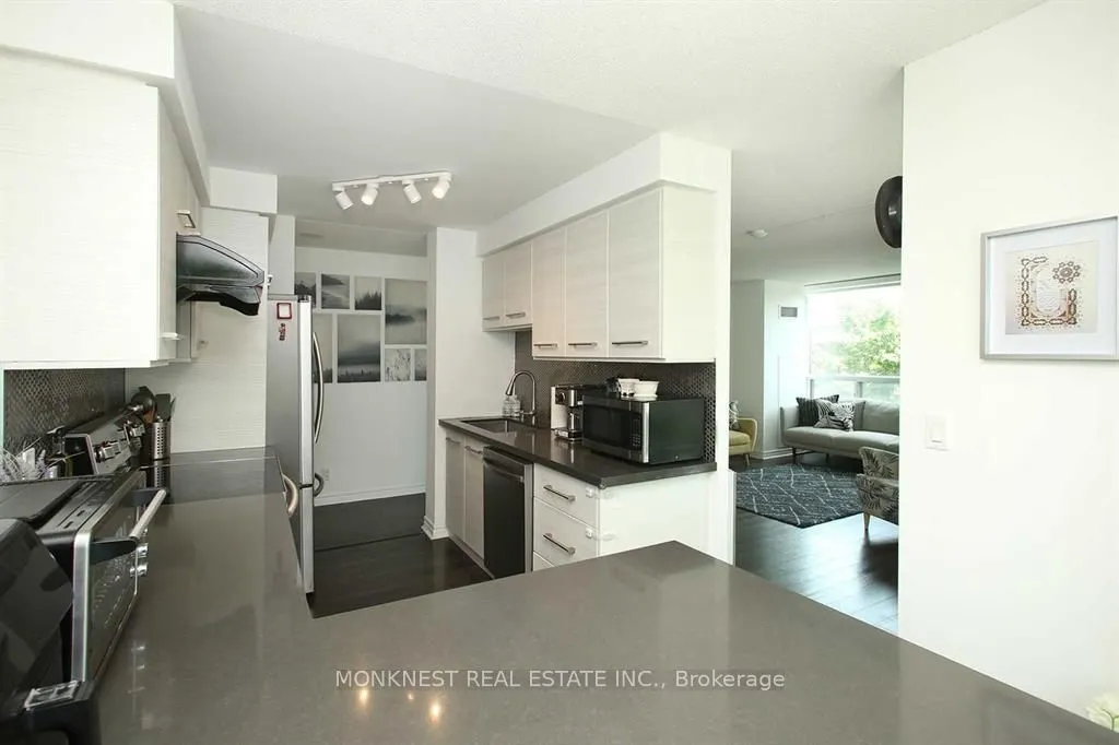 68 Grangeway Avenue, #210