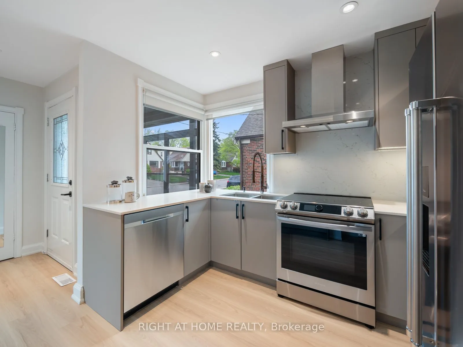 49 Amsterdam Avenue