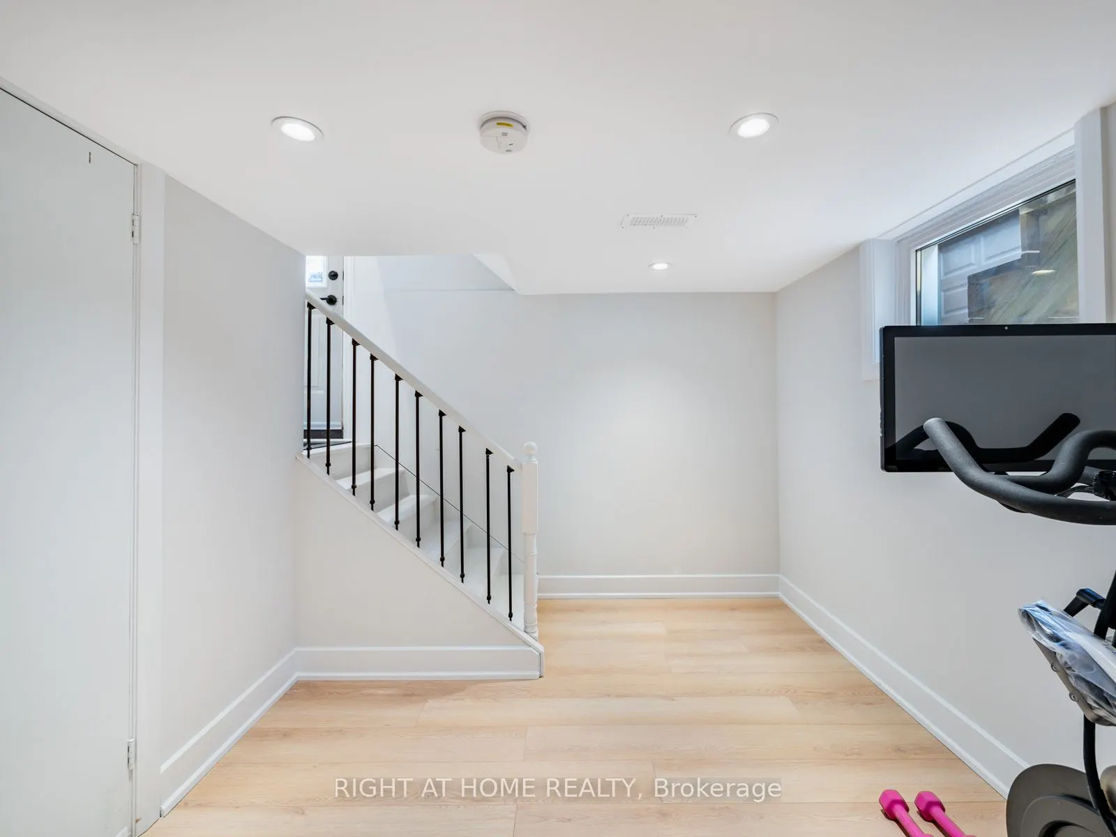 49 Amsterdam Avenue