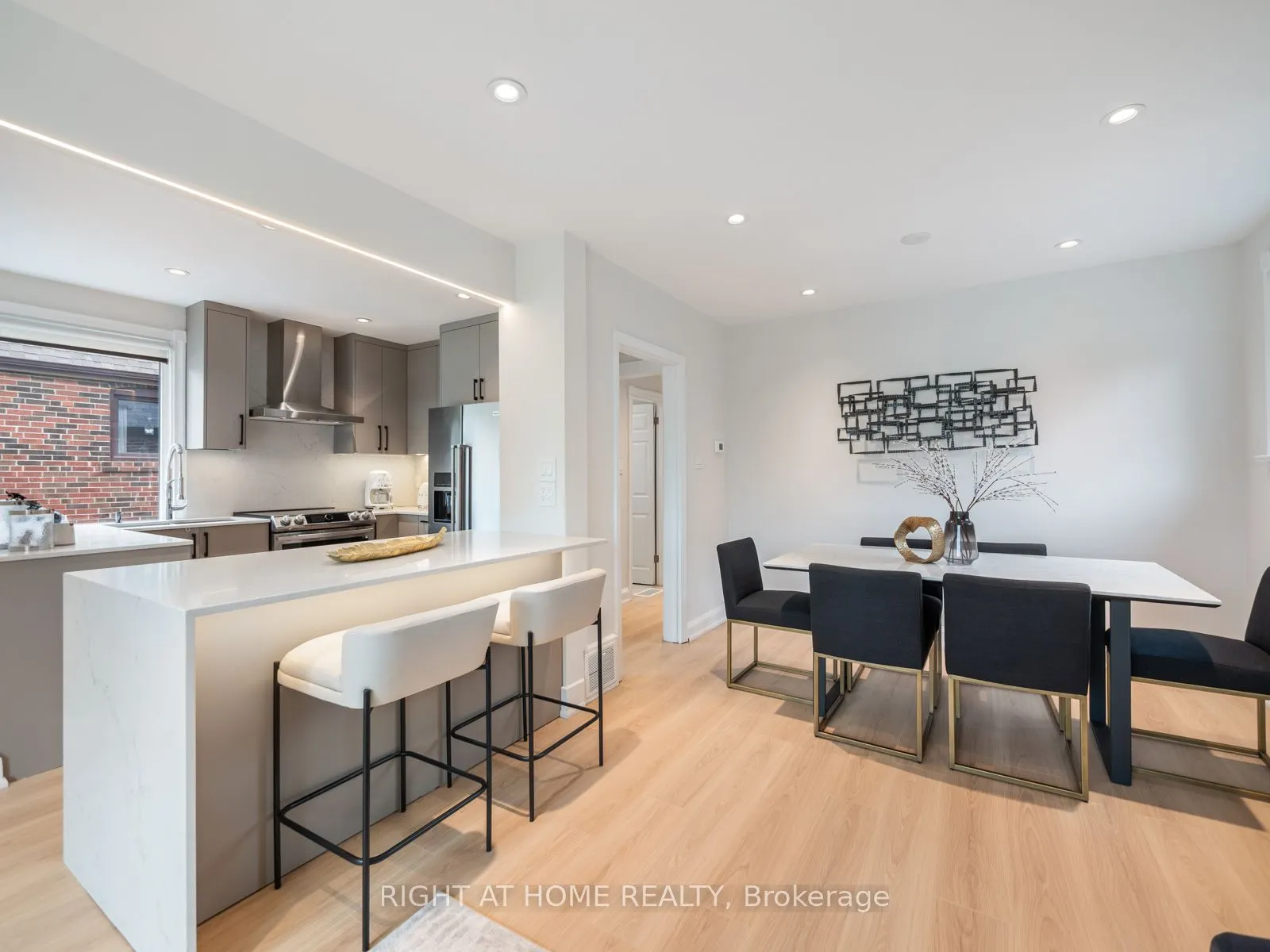 49 Amsterdam Avenue