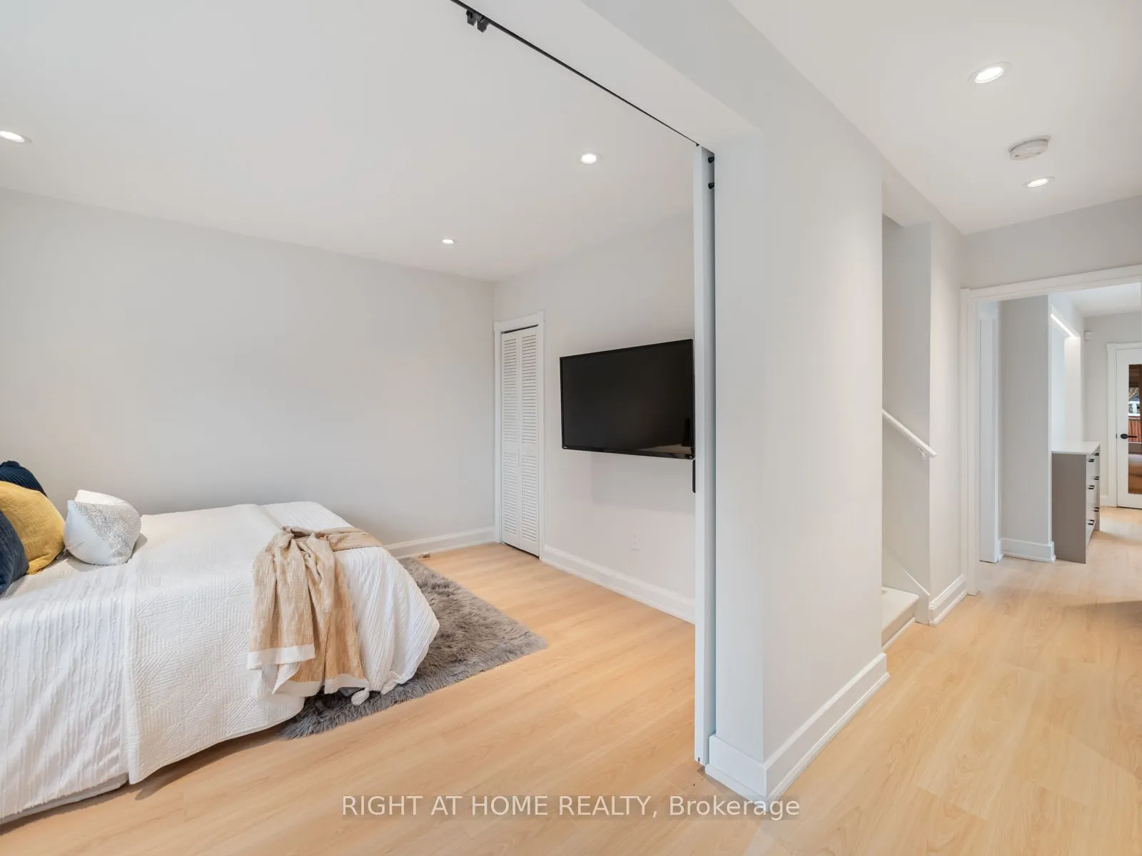49 Amsterdam Avenue