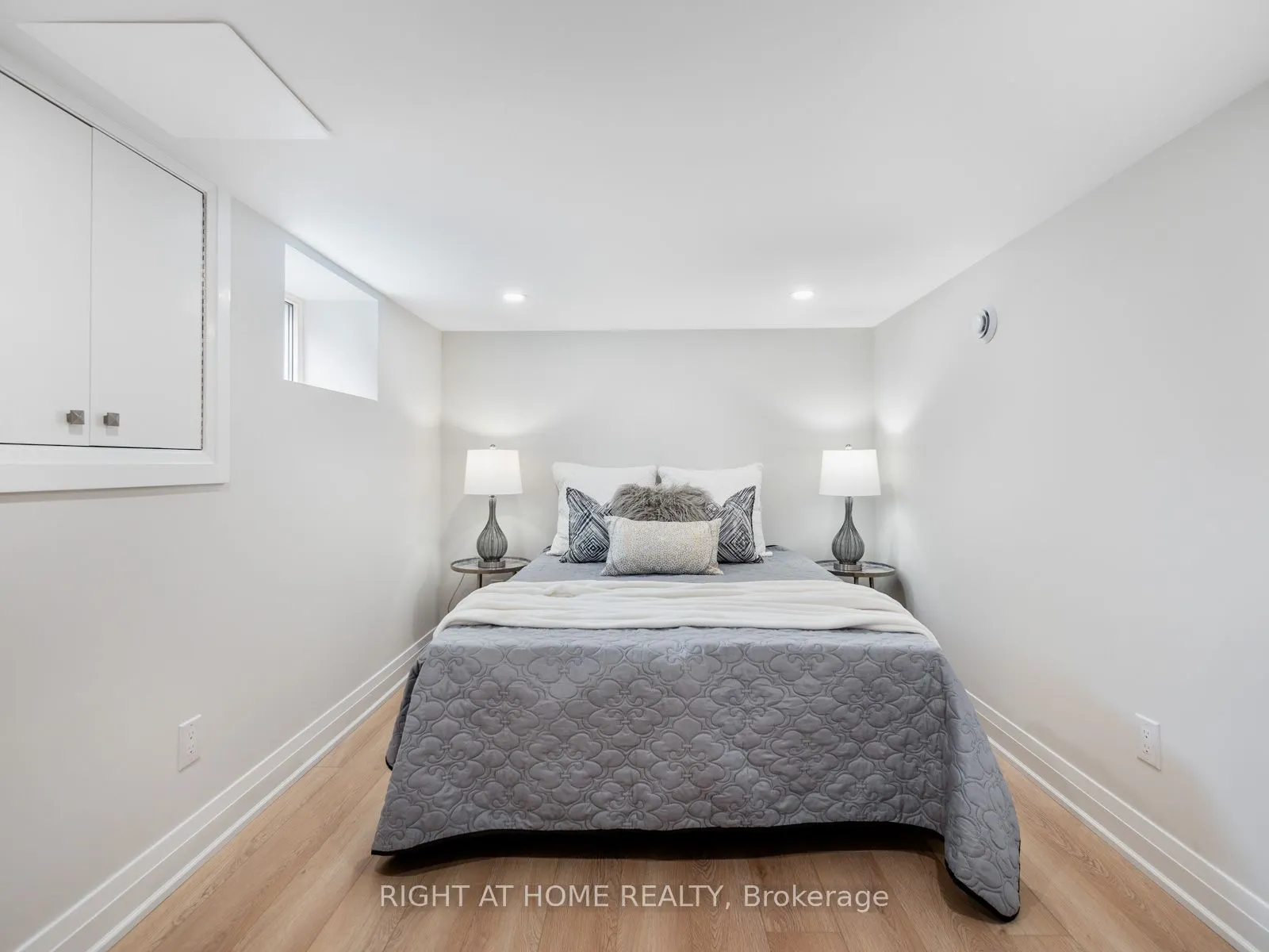 49 Amsterdam Avenue