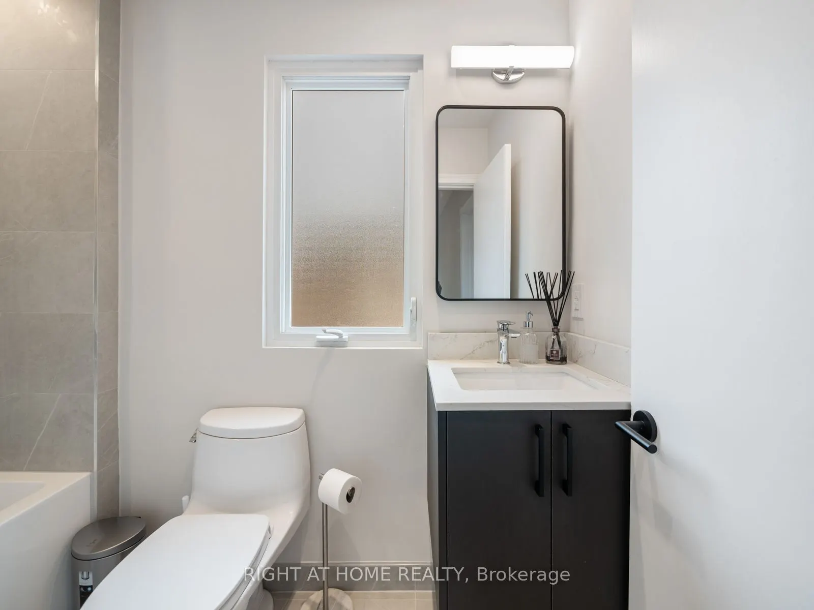 49 Amsterdam Avenue
