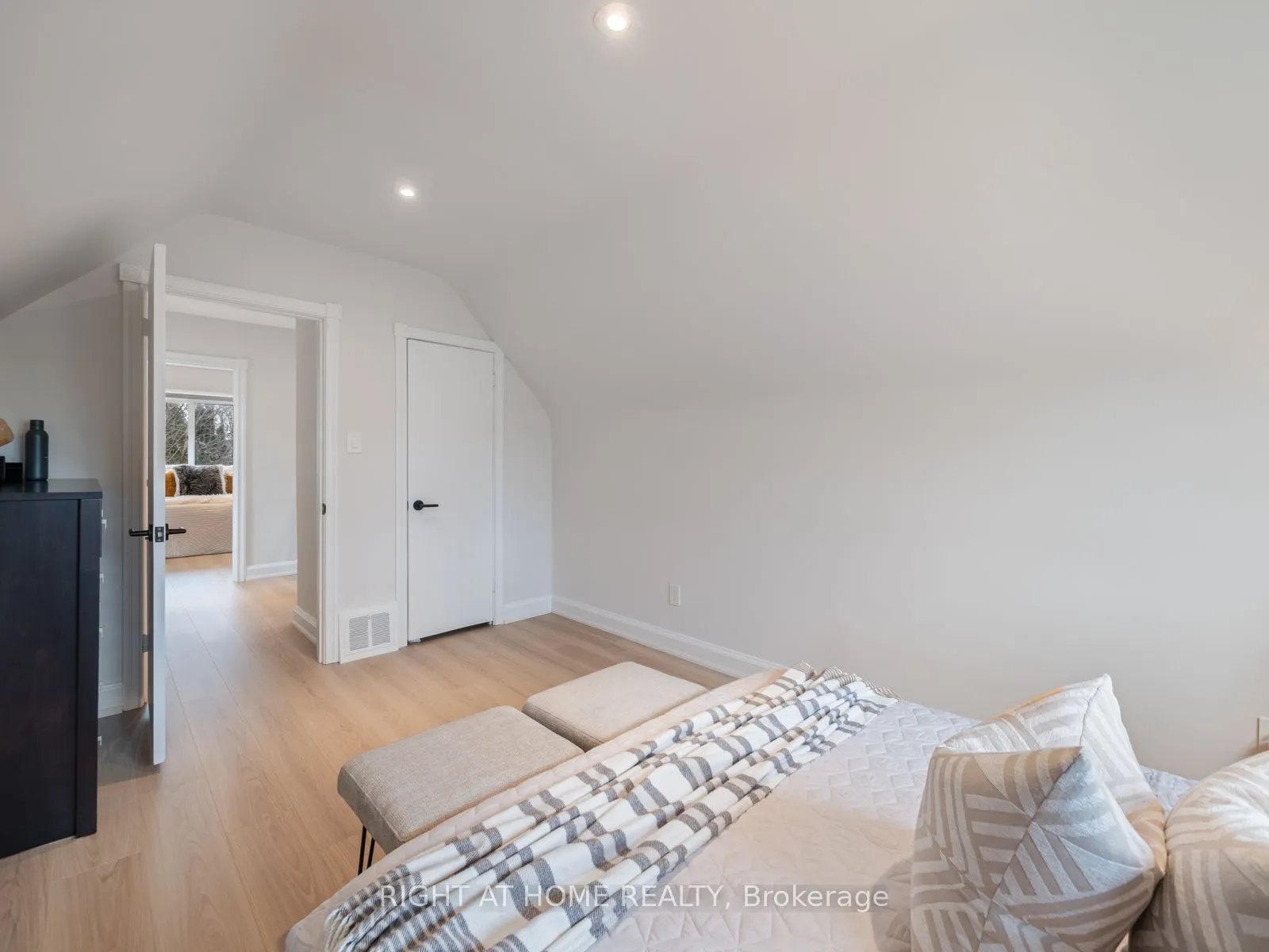 49 Amsterdam Avenue