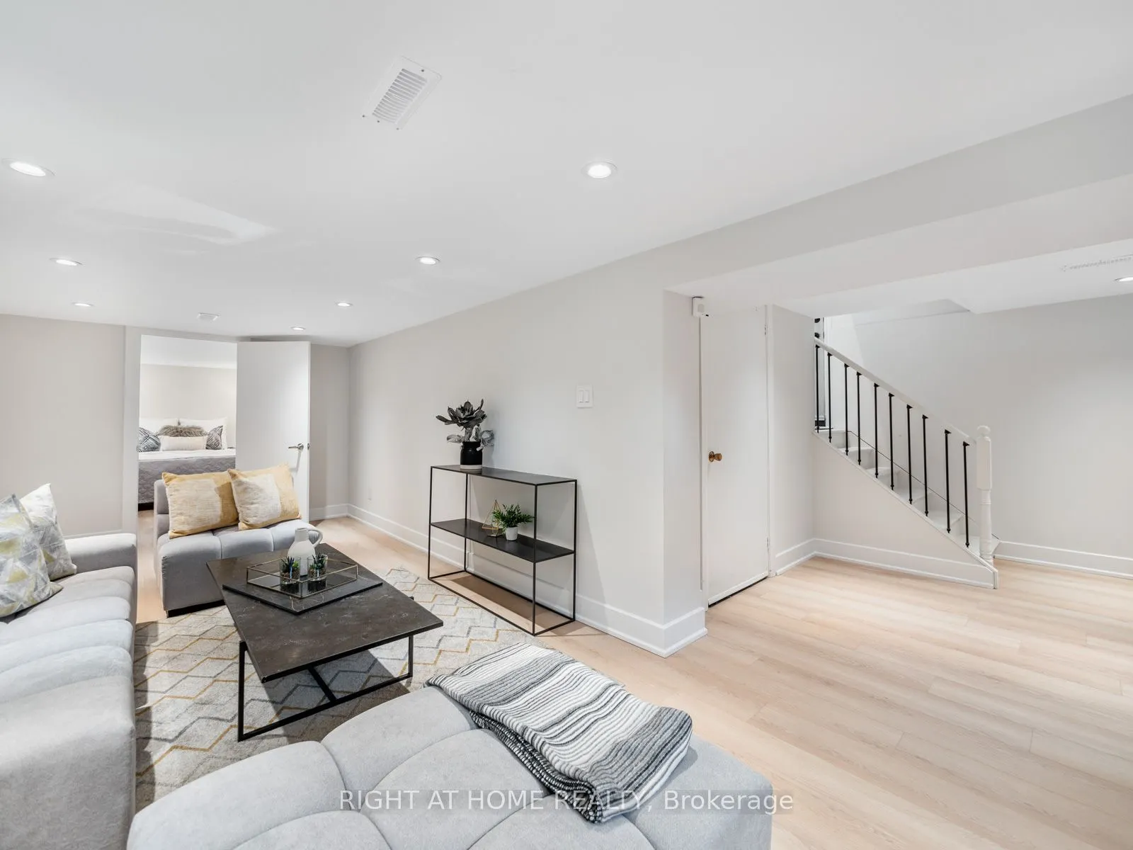 49 Amsterdam Avenue