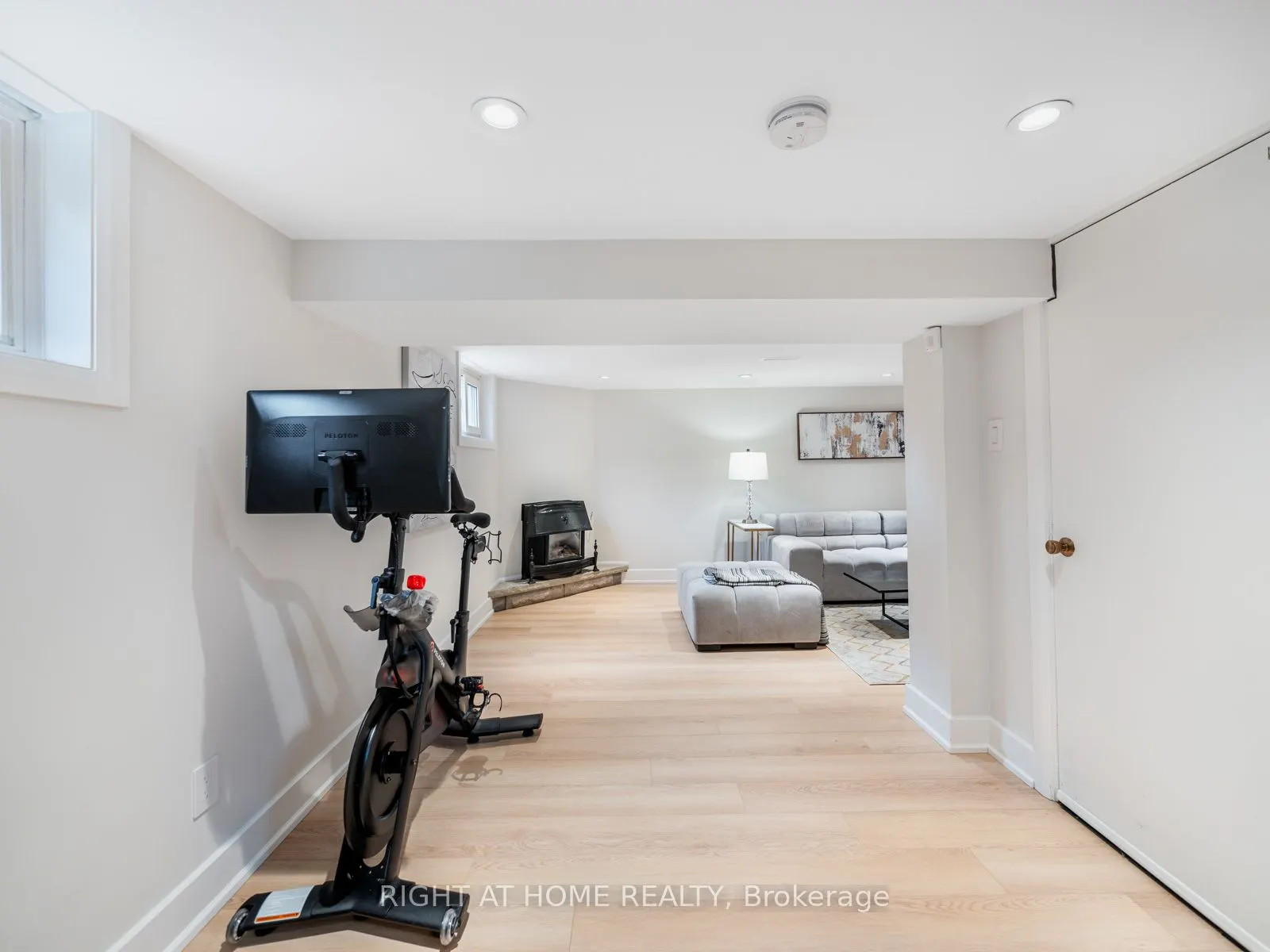49 Amsterdam Avenue