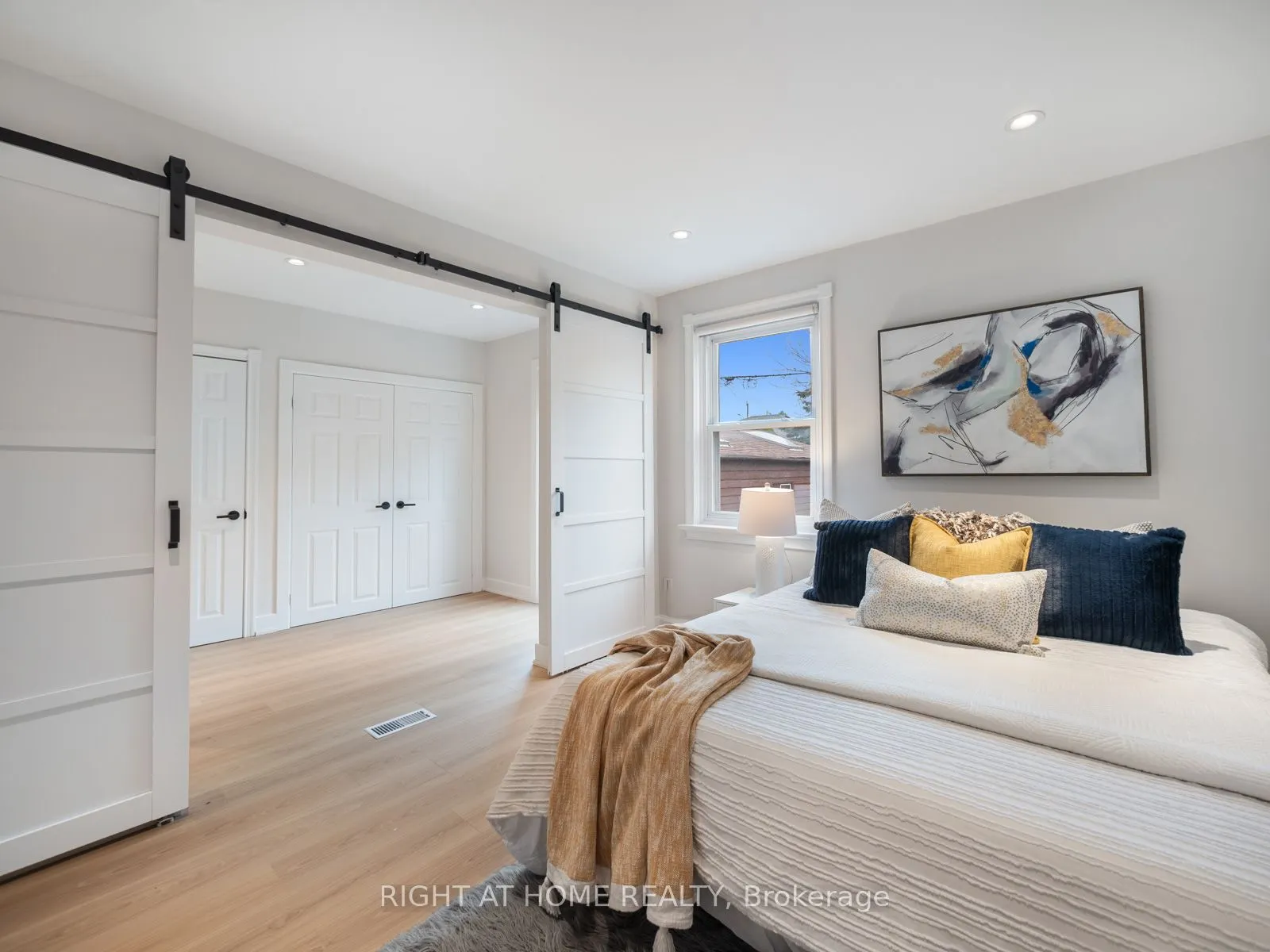49 Amsterdam Avenue