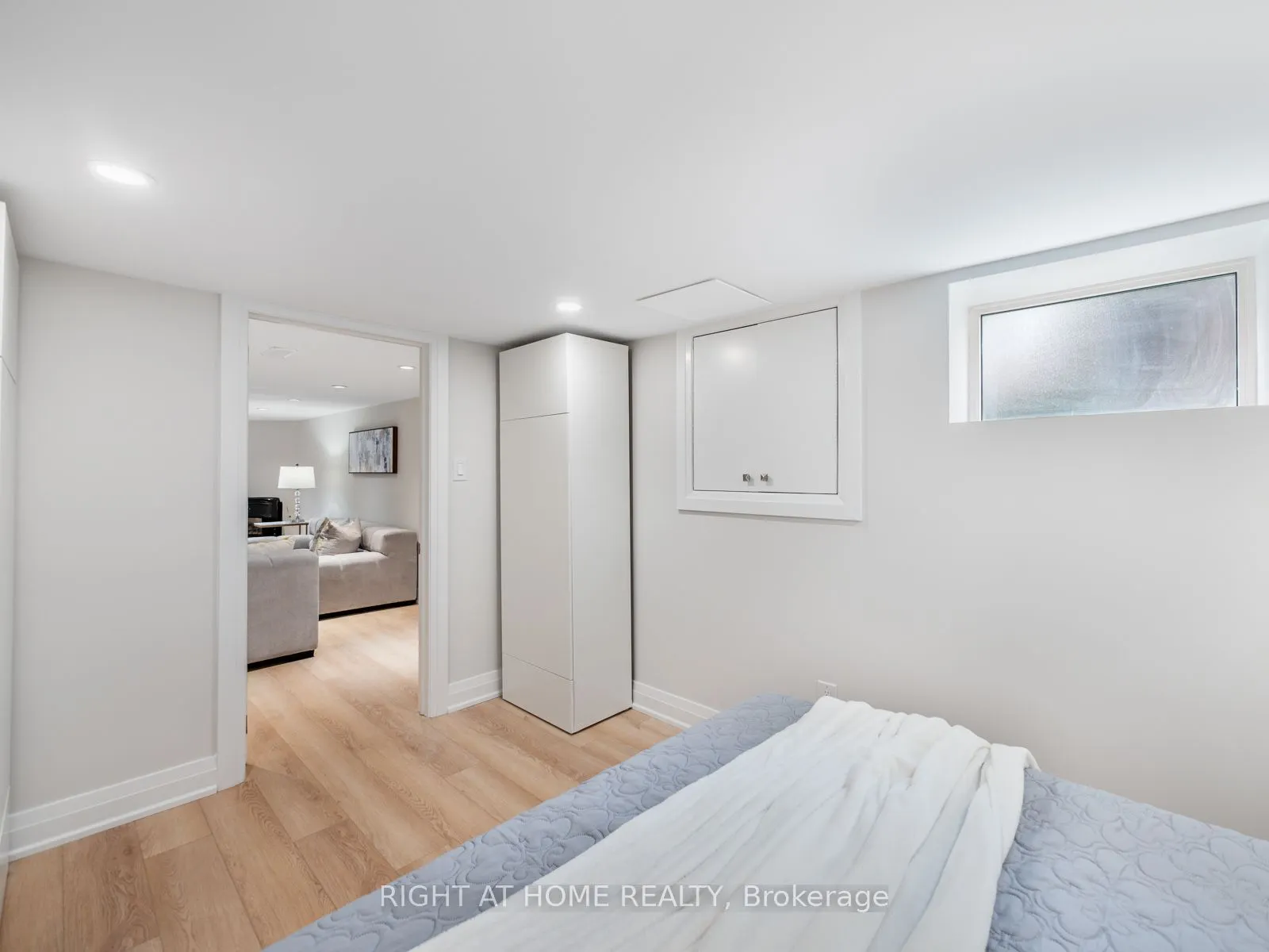 49 Amsterdam Avenue
