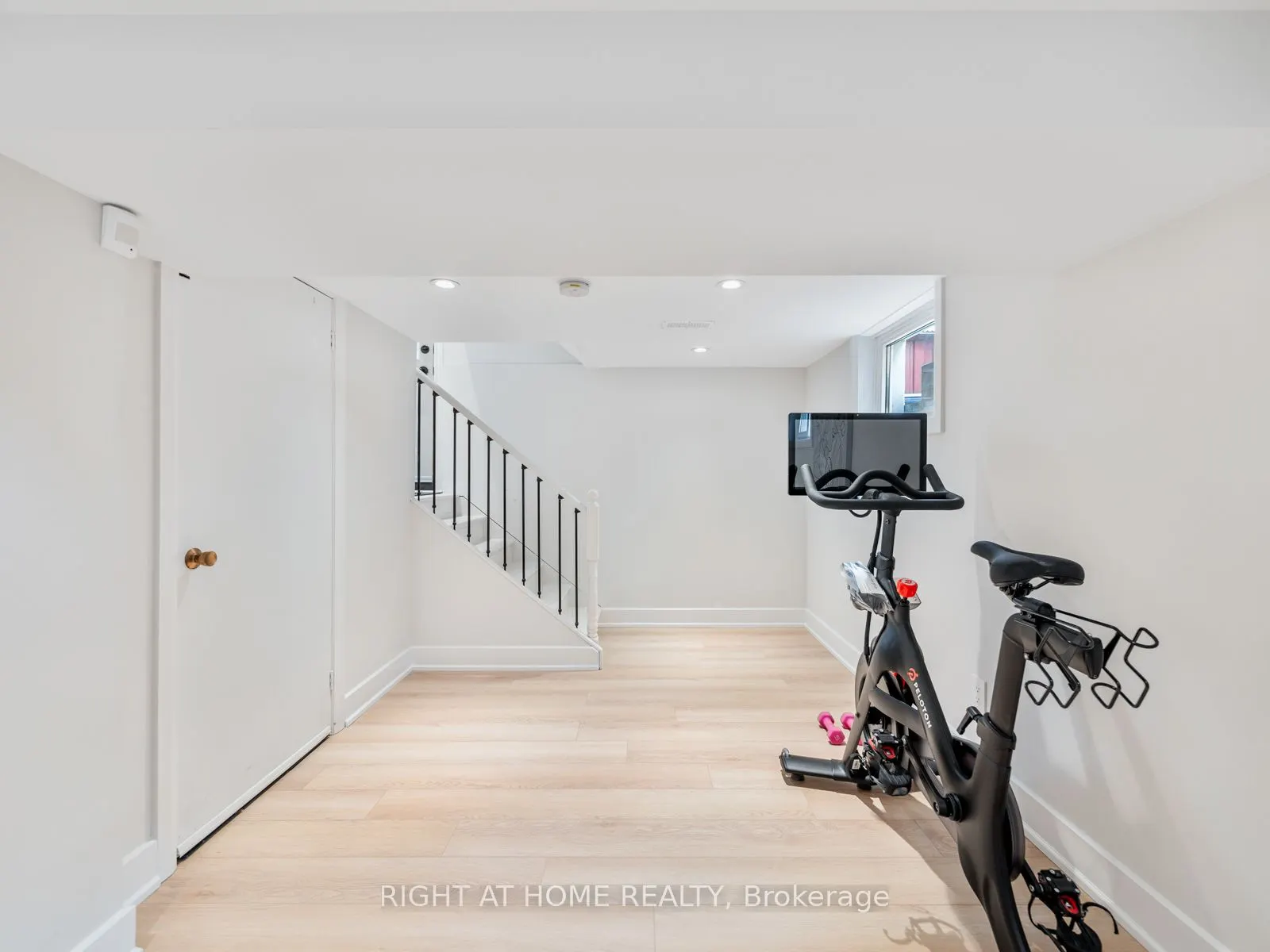 49 Amsterdam Avenue