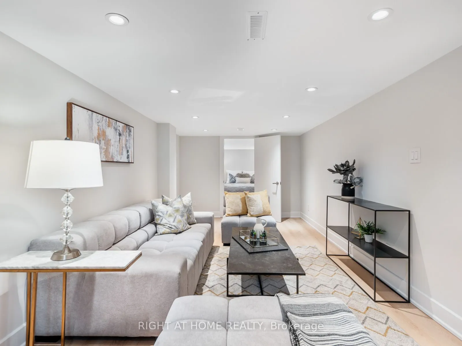 49 Amsterdam Avenue