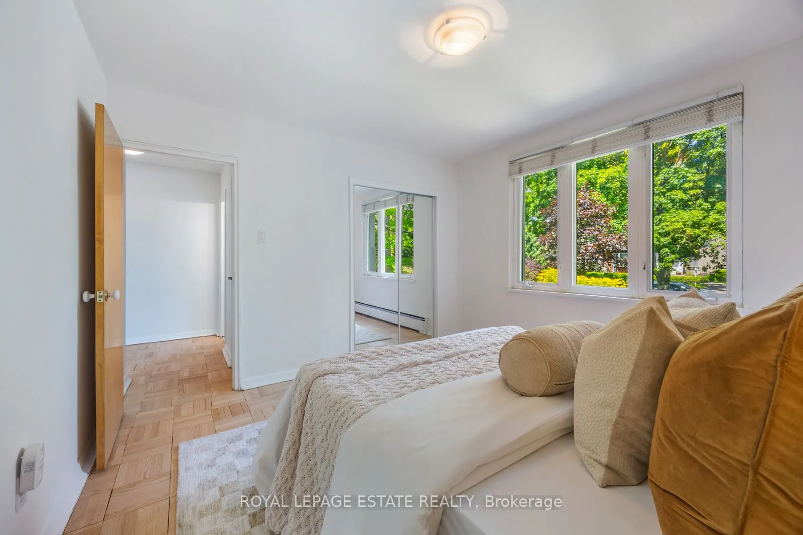 21 Benlamond Avenue, #4