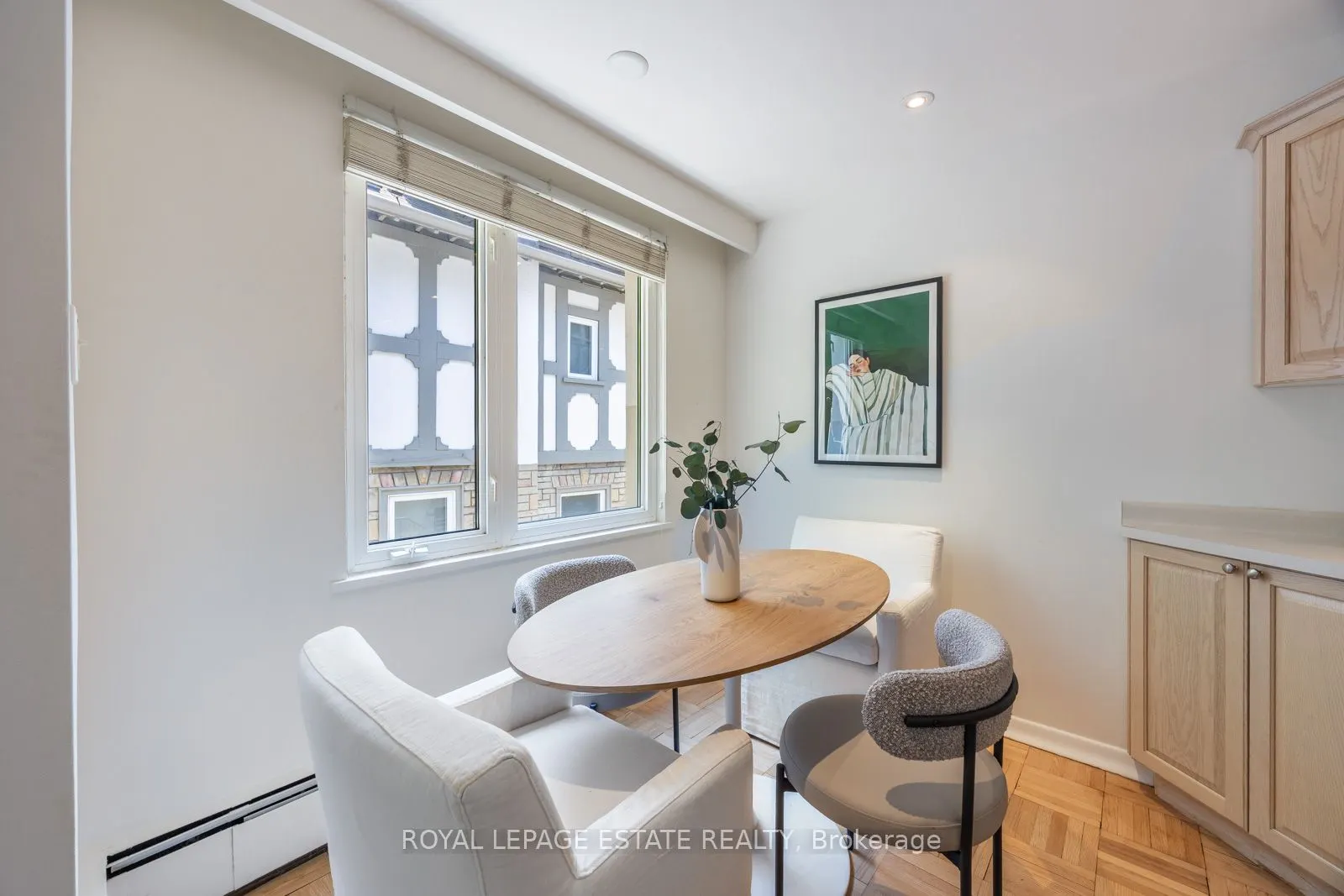 21 Benlamond Avenue, #4