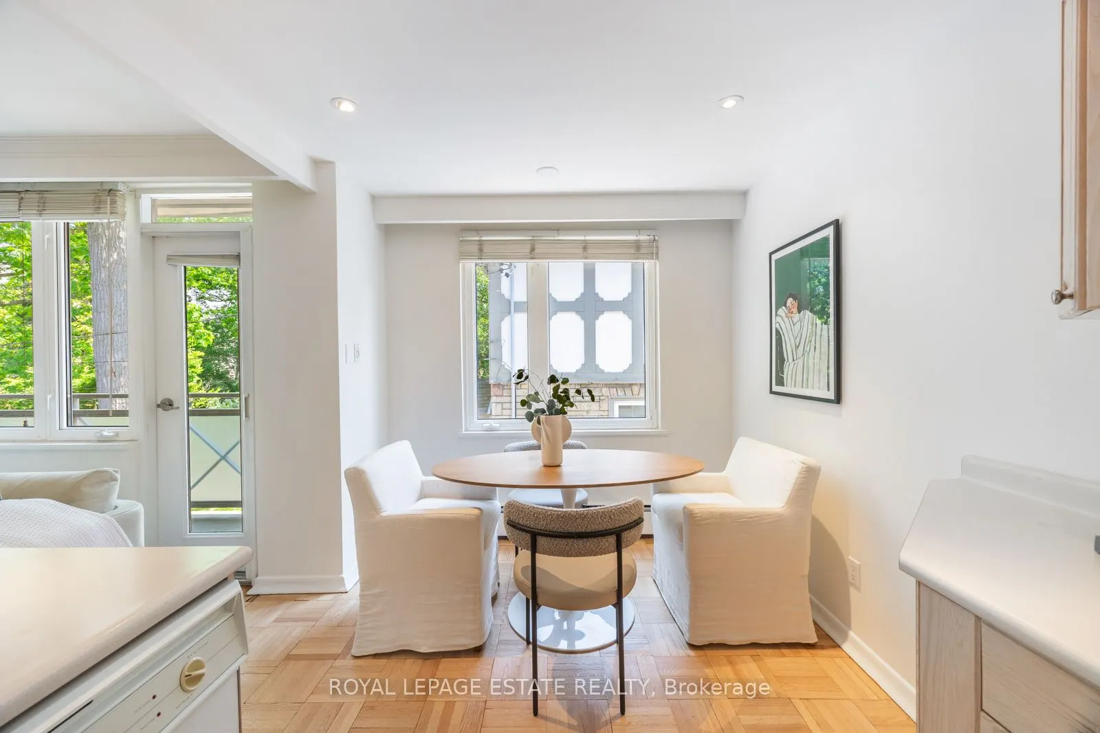 21 Benlamond Avenue, #4