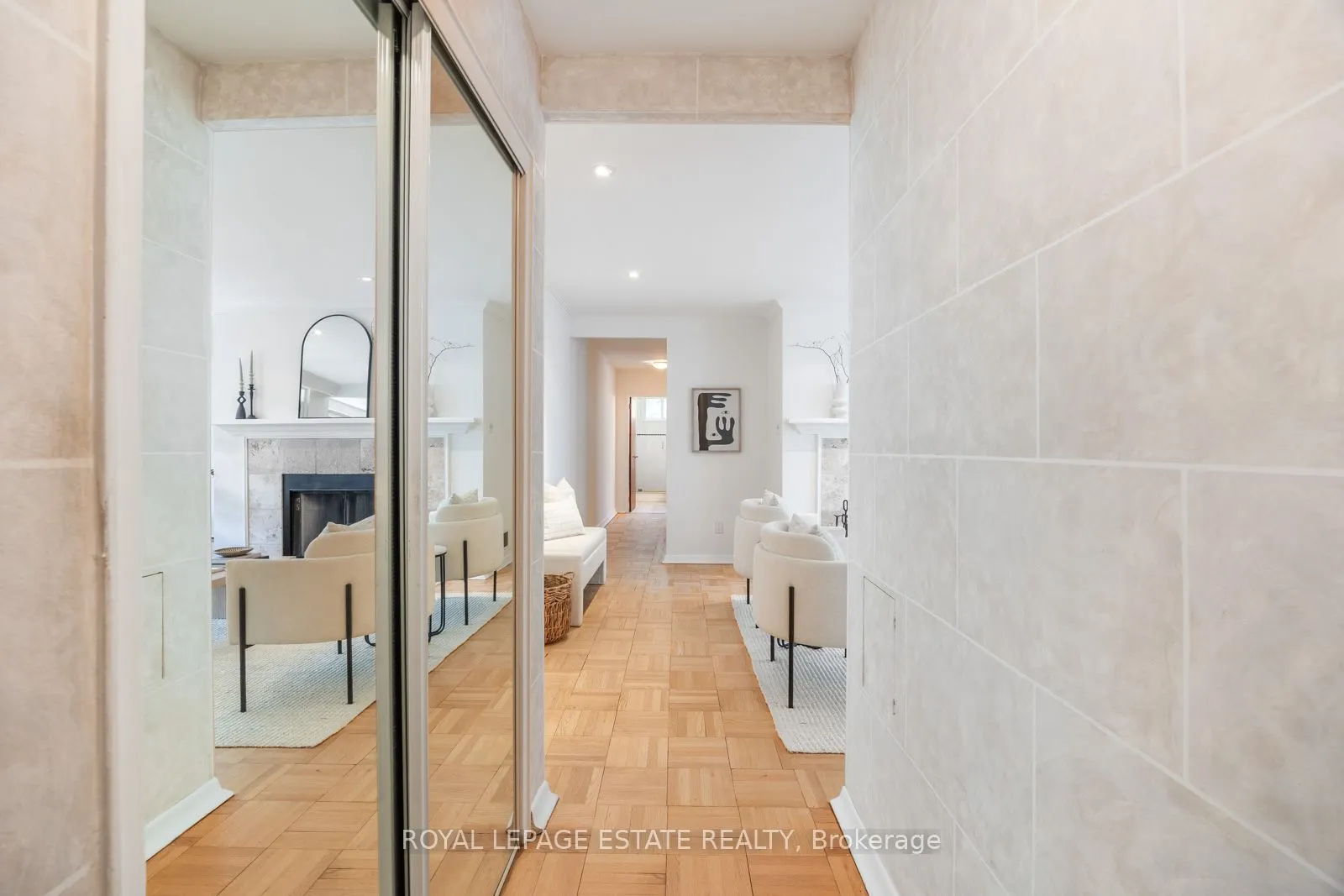21 Benlamond Avenue, #4