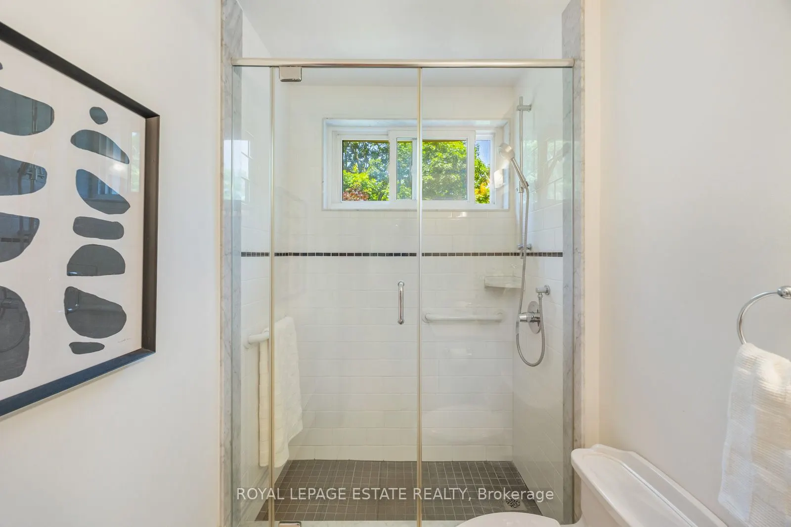 21 Benlamond Avenue, #4