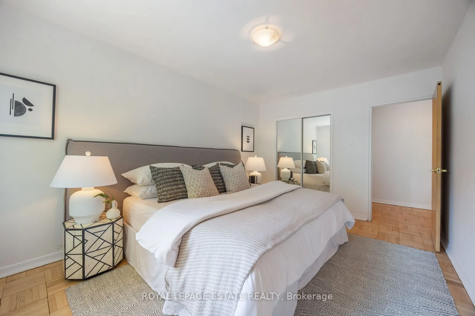 21 Benlamond Avenue, #4