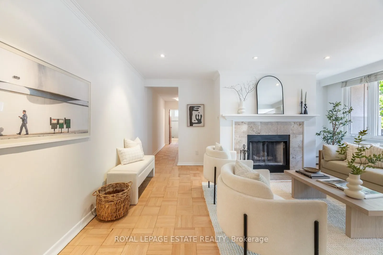 21 Benlamond Avenue, #4