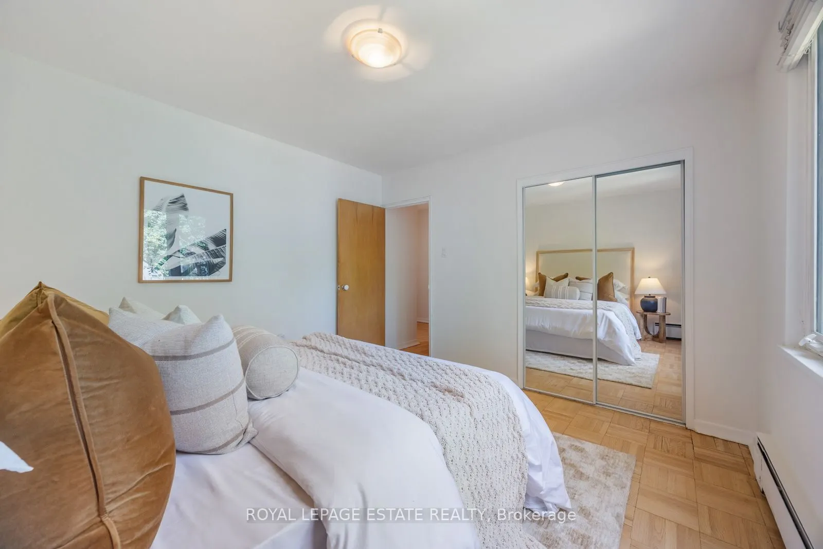 21 Benlamond Avenue, #4