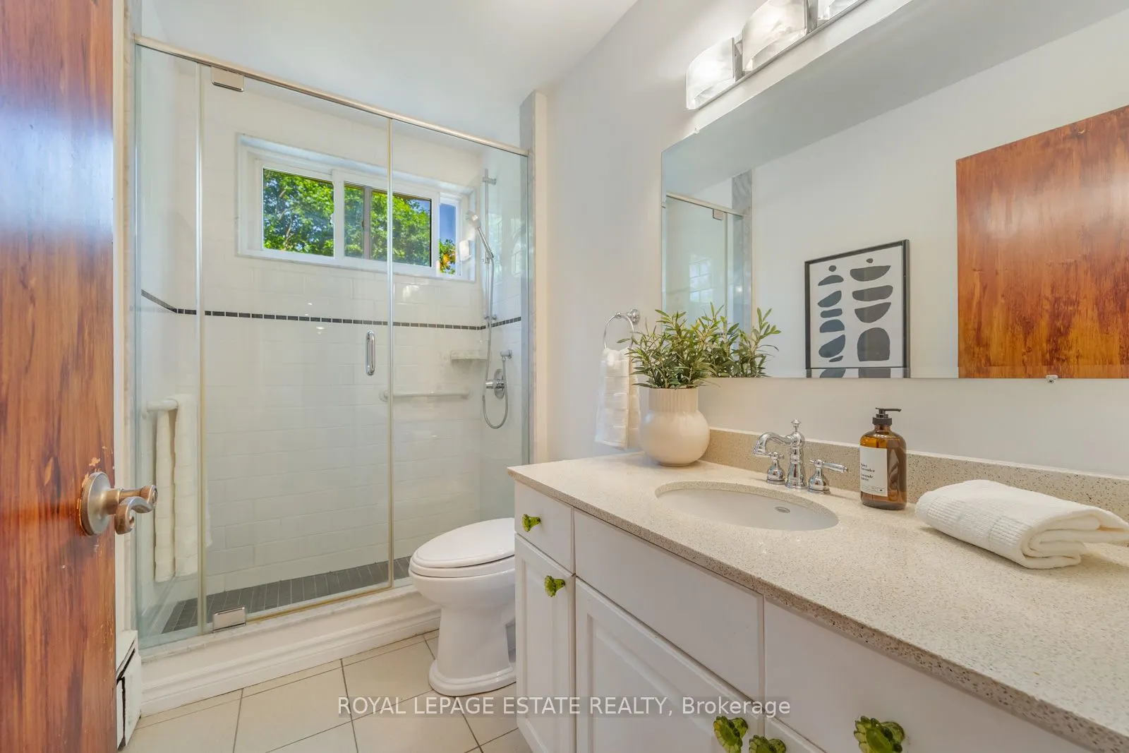 21 Benlamond Avenue, #4