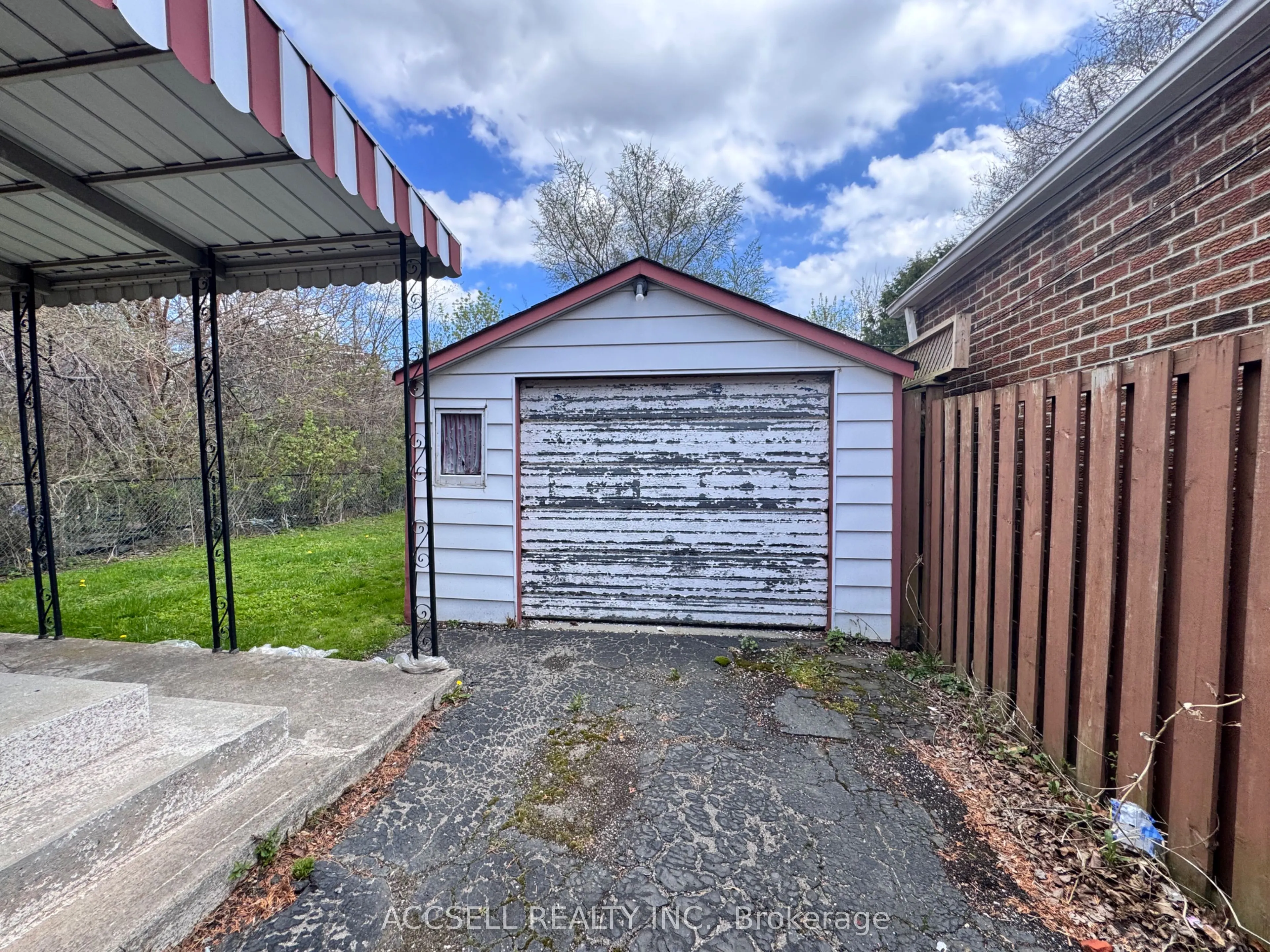 493 Dawes Road