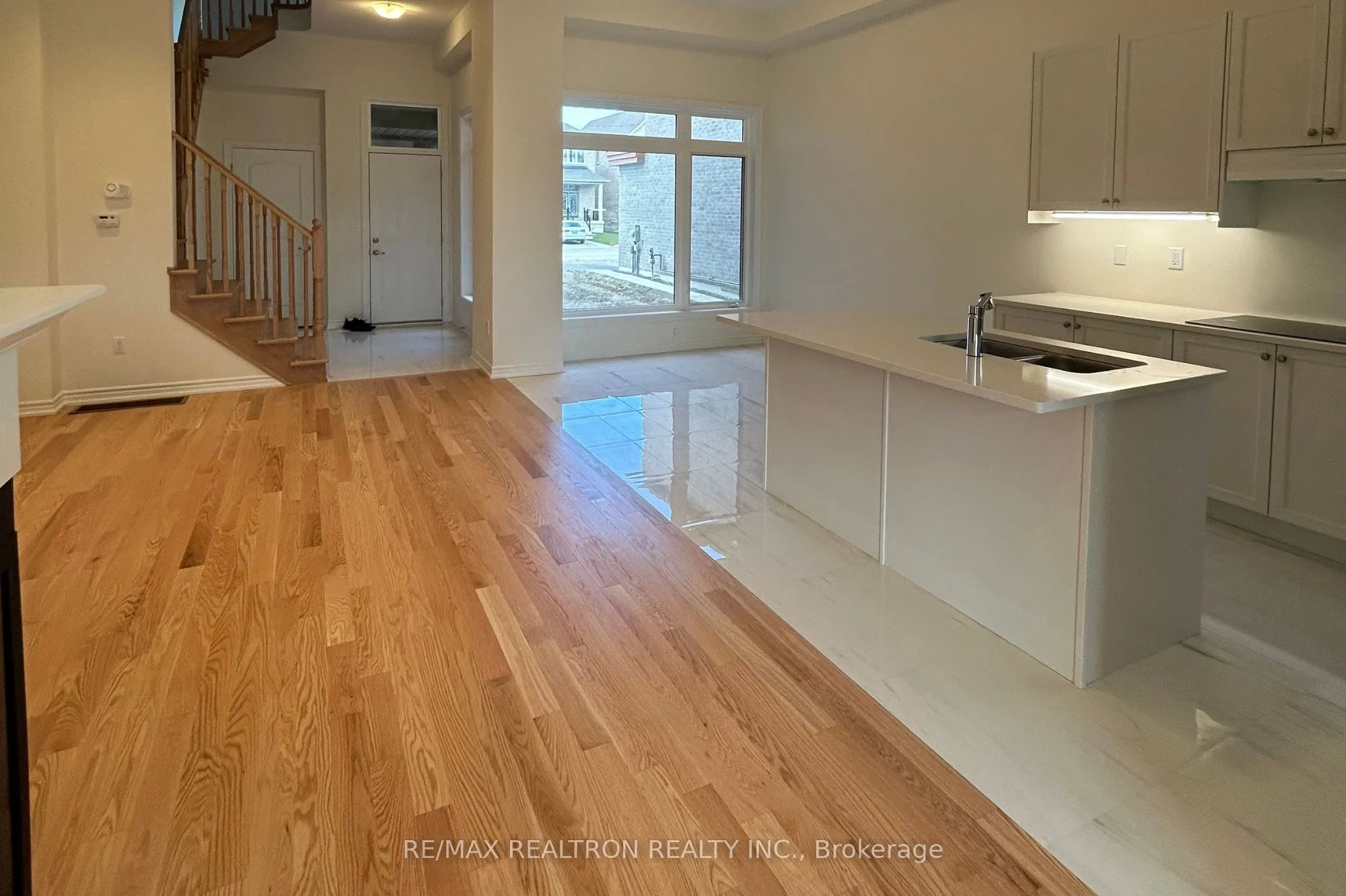 9 Mountainside Crescent