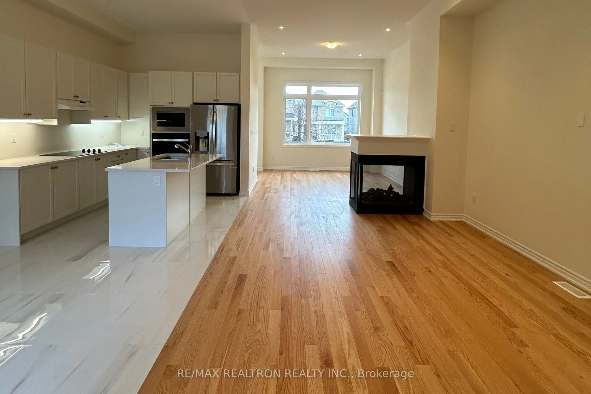 9 Mountainside Crescent