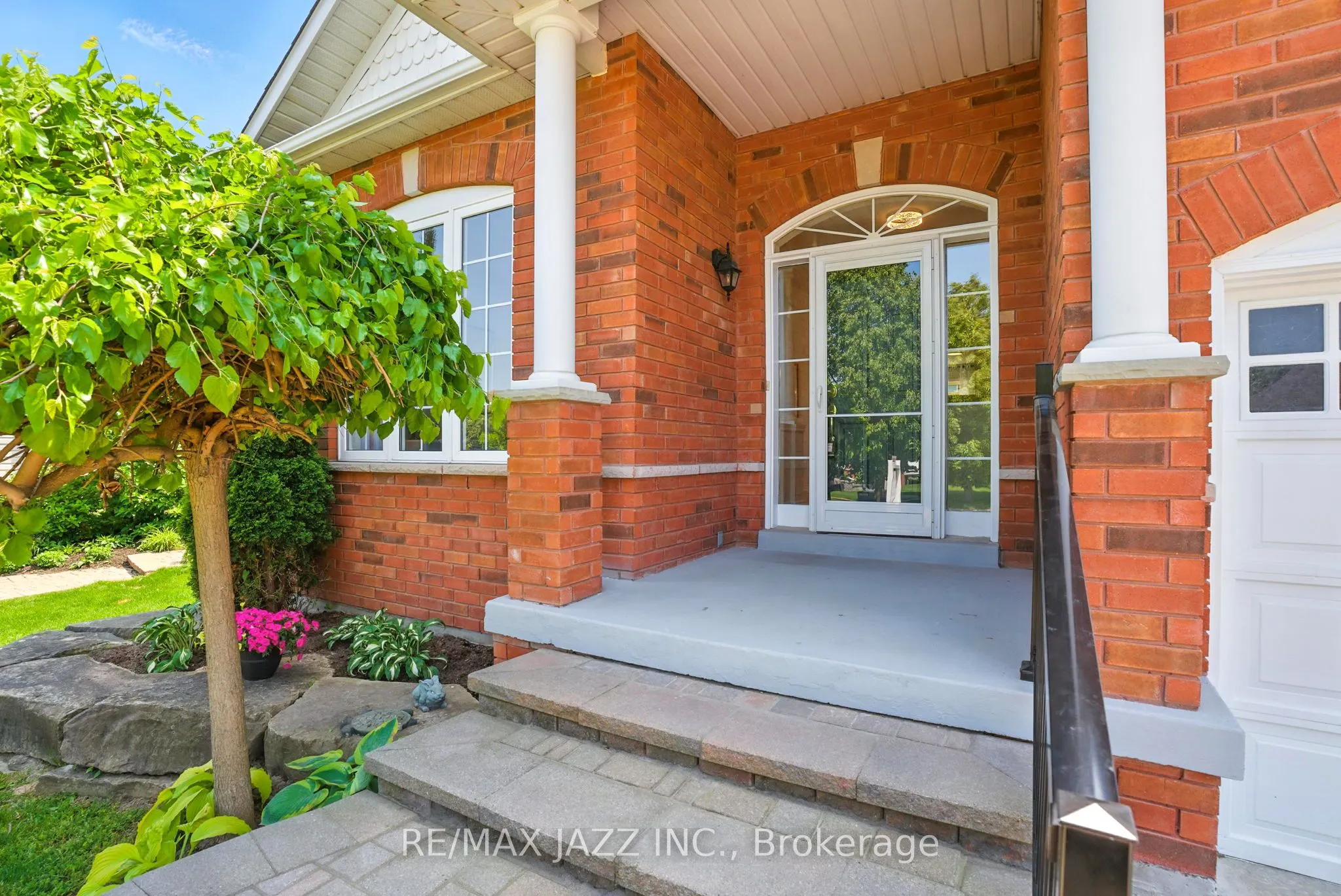 484 Victoria Street