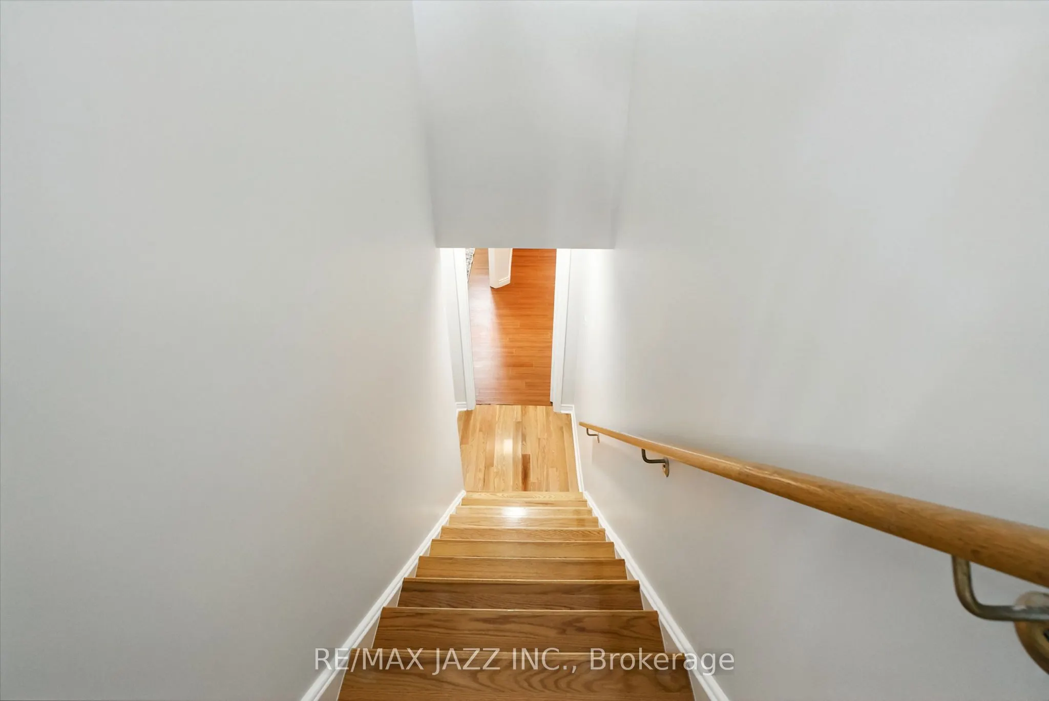 484 Victoria Street