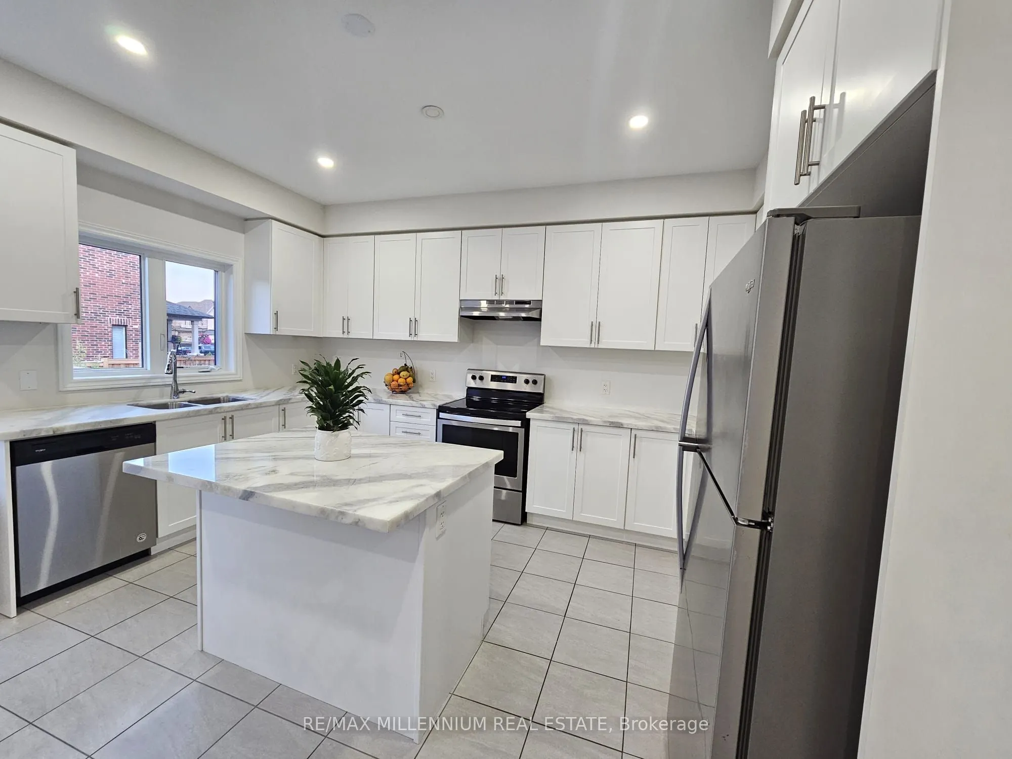 139 Crombie Street
