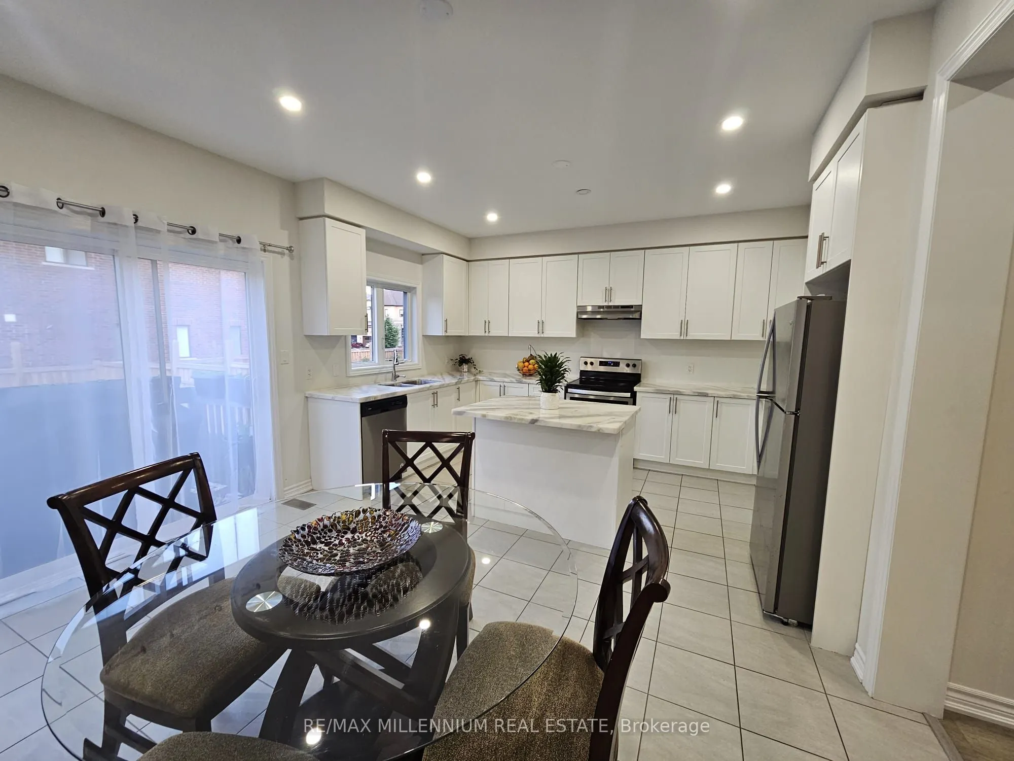 139 Crombie Street