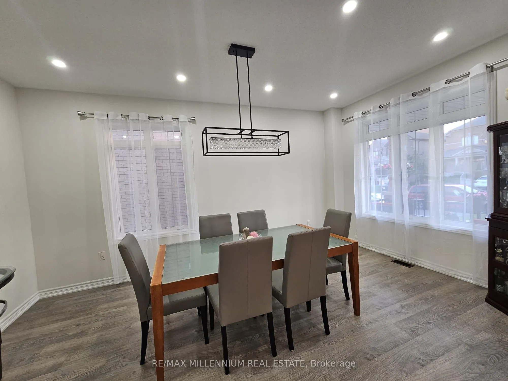 139 Crombie Street
