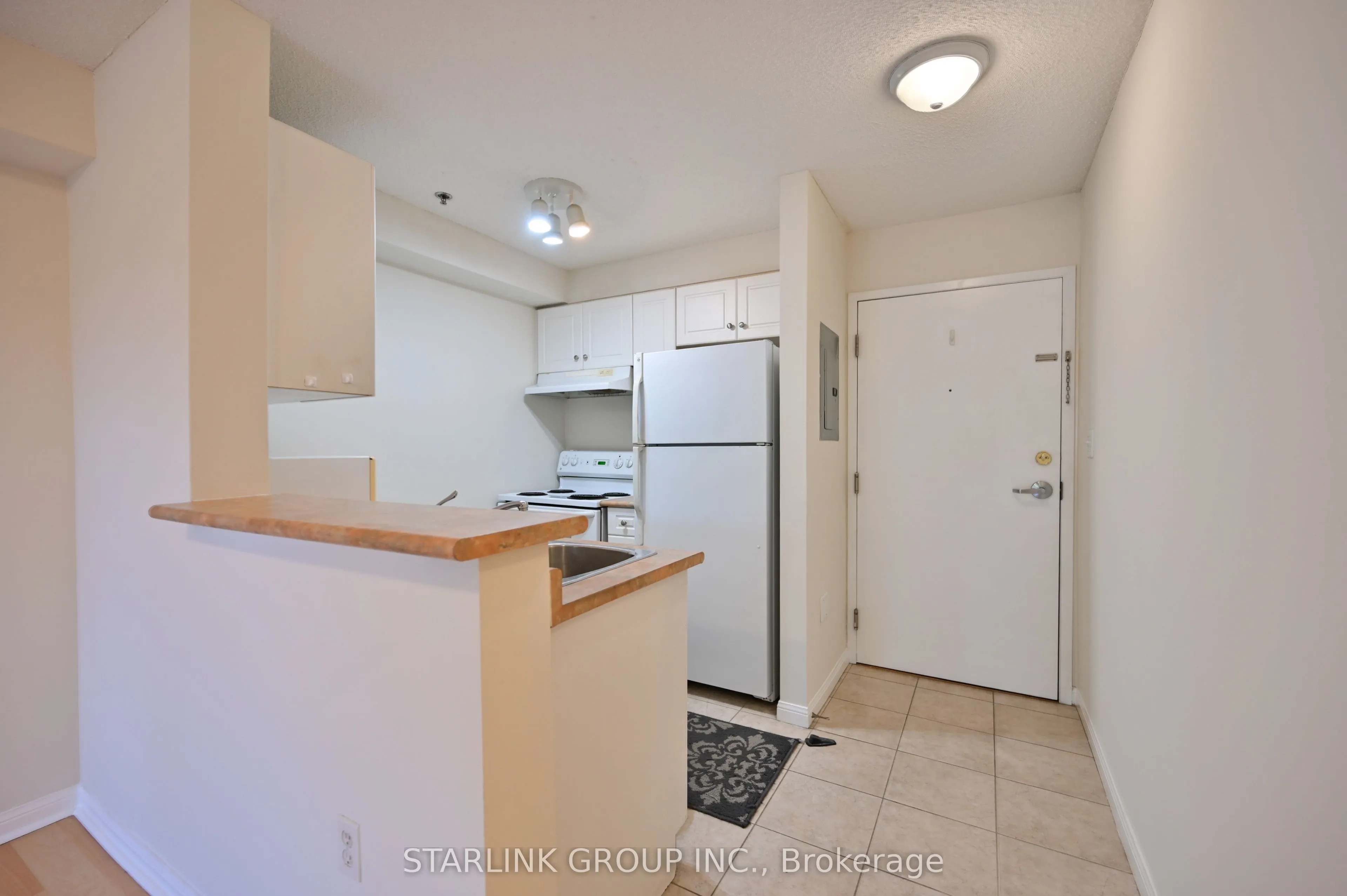 5225 Finch Avenue, #111
