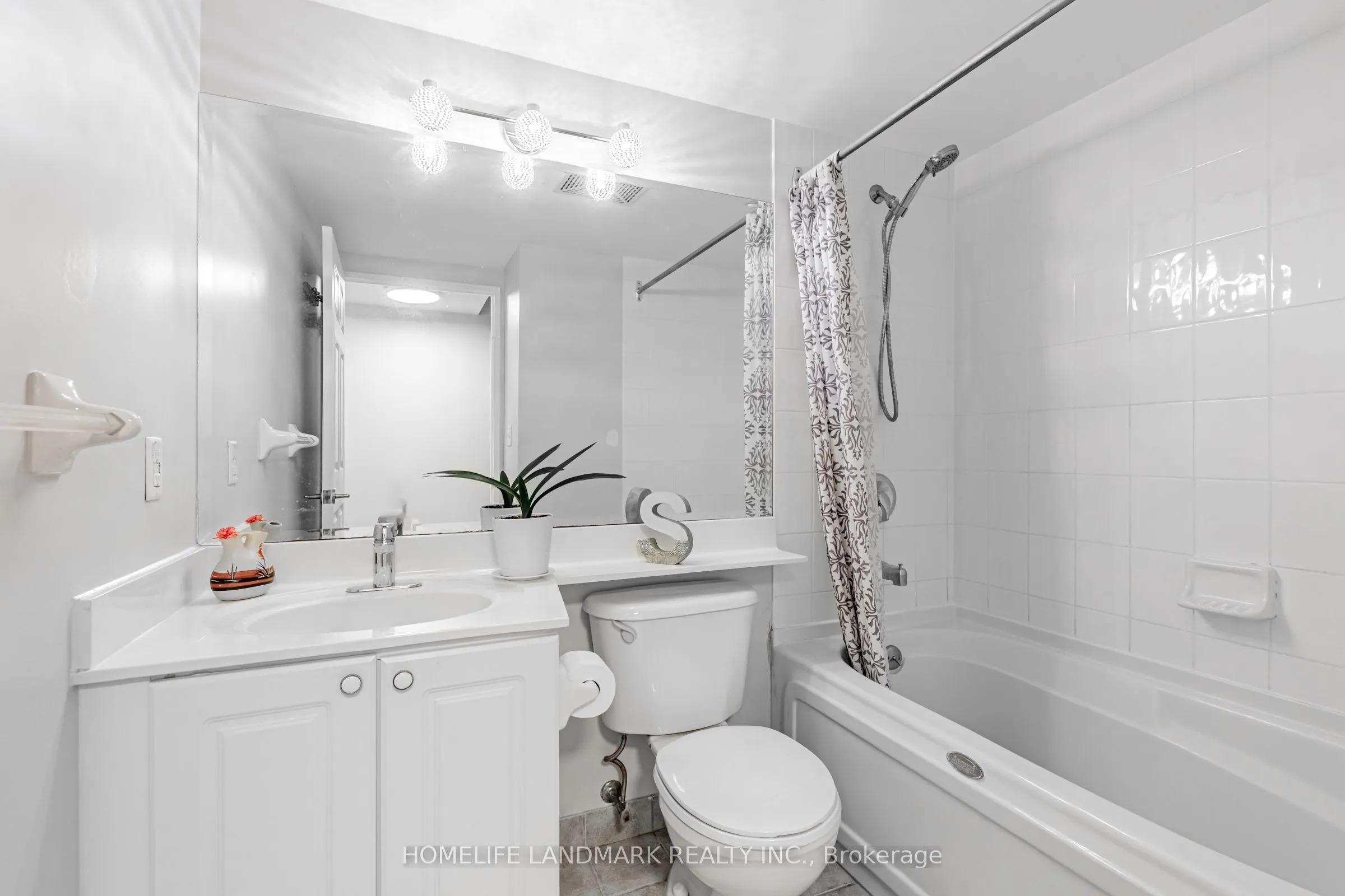 1 Lee Centre Drive, #1601