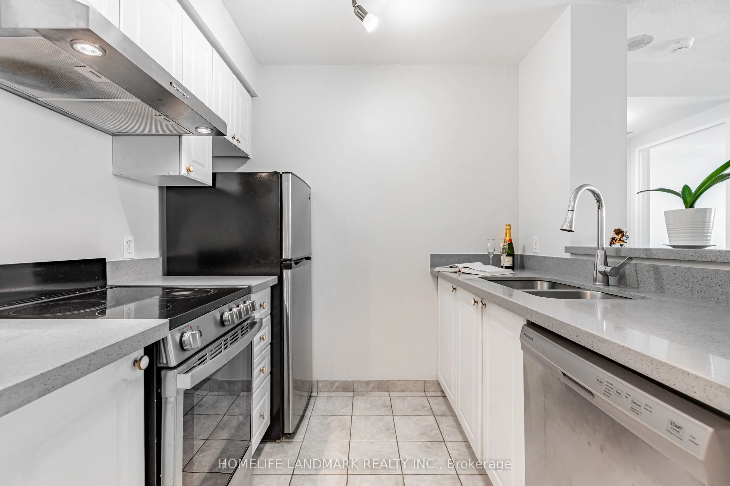 1 Lee Centre Drive, #1601