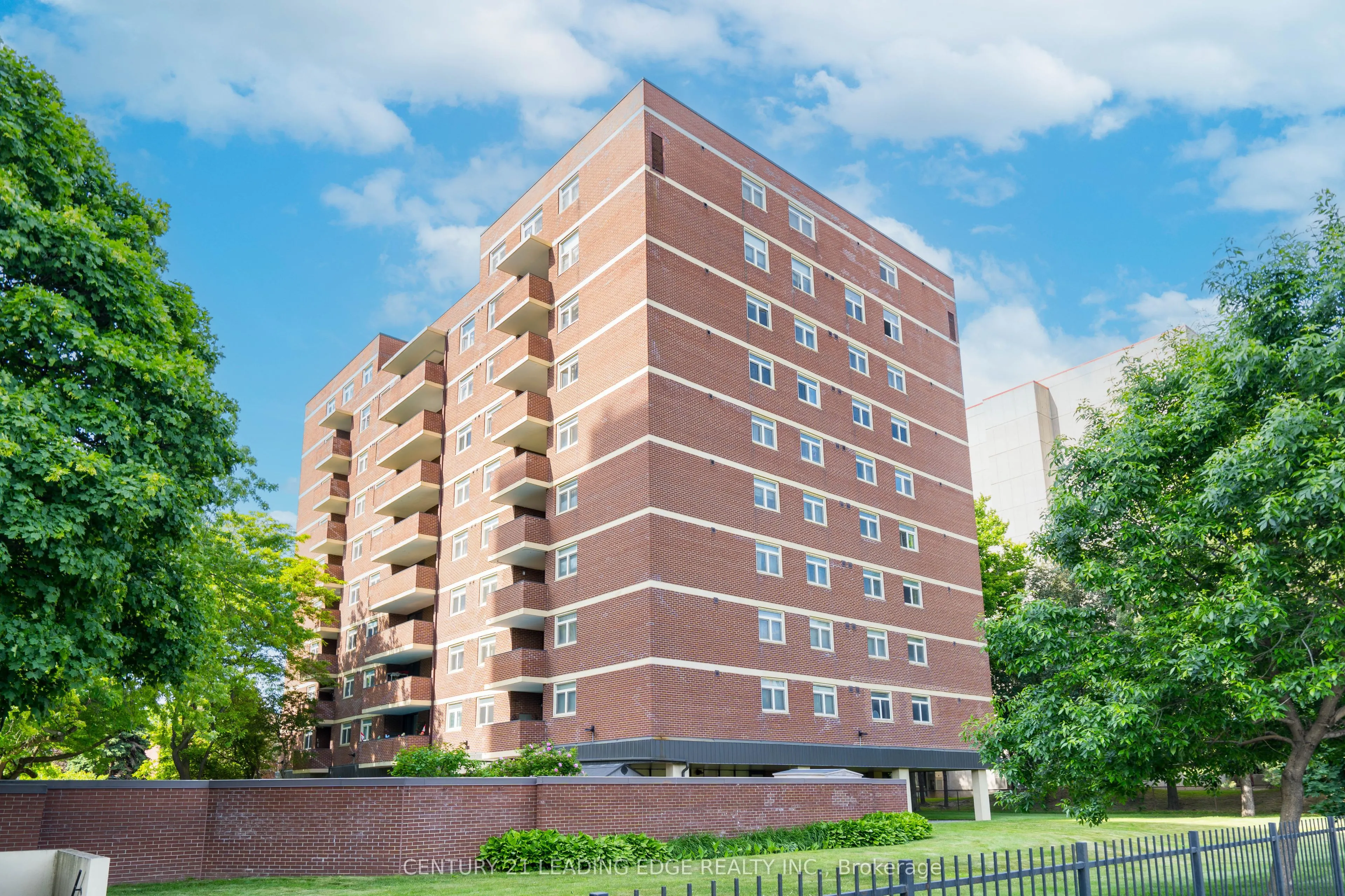 40 Chichester Place, #606