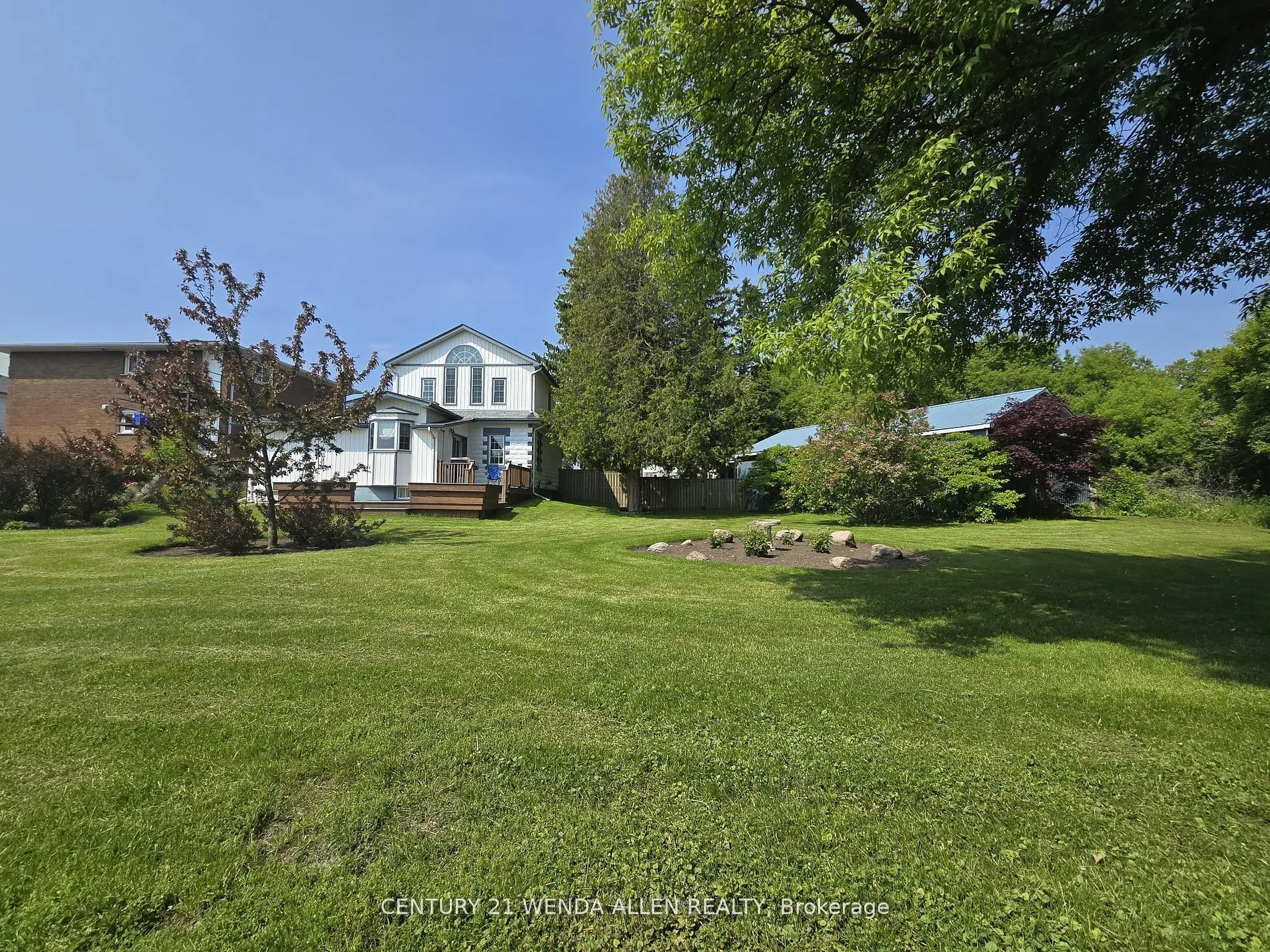 995 Cedar Street