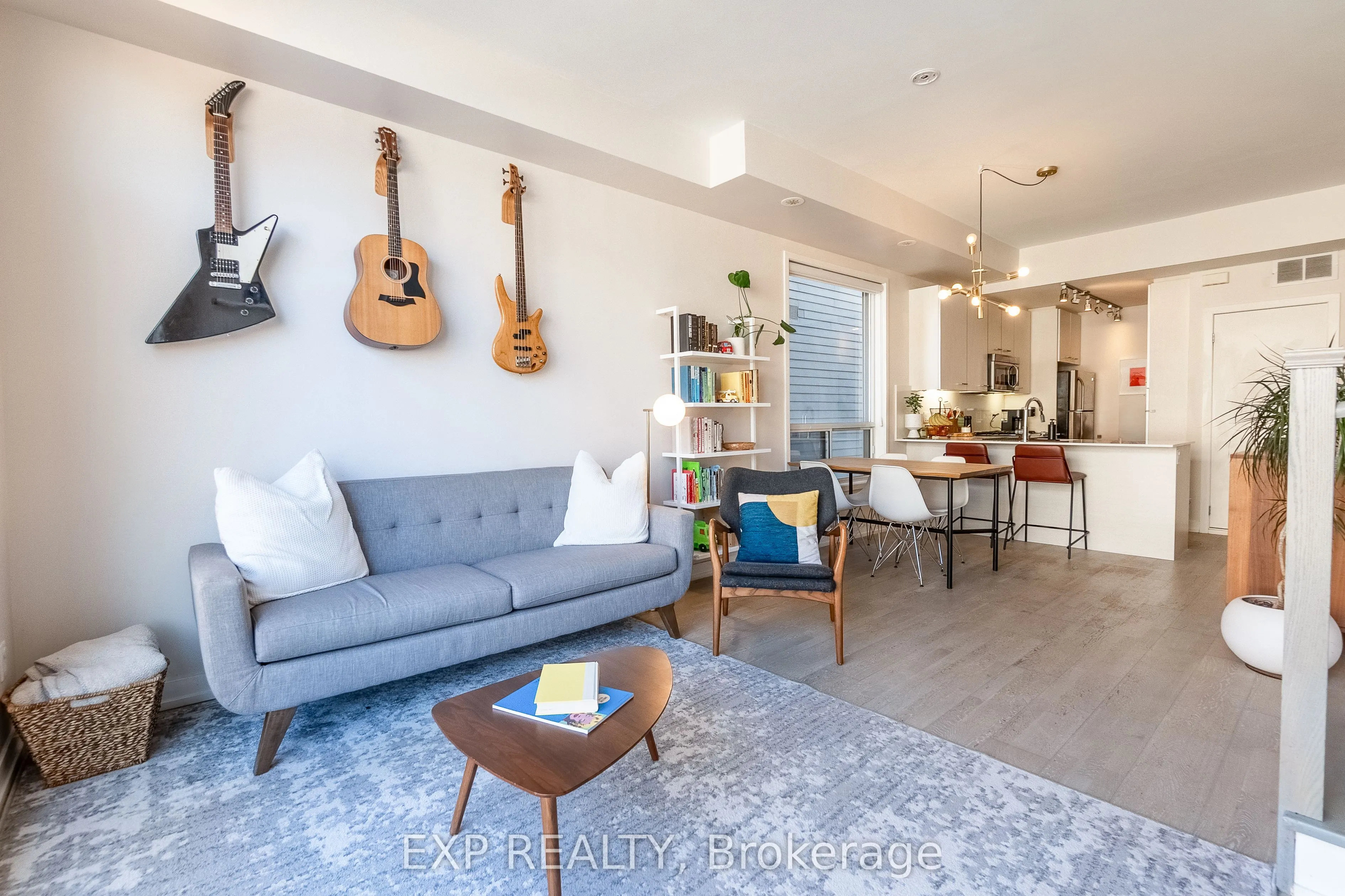 1321 Gerrard Street E, #8