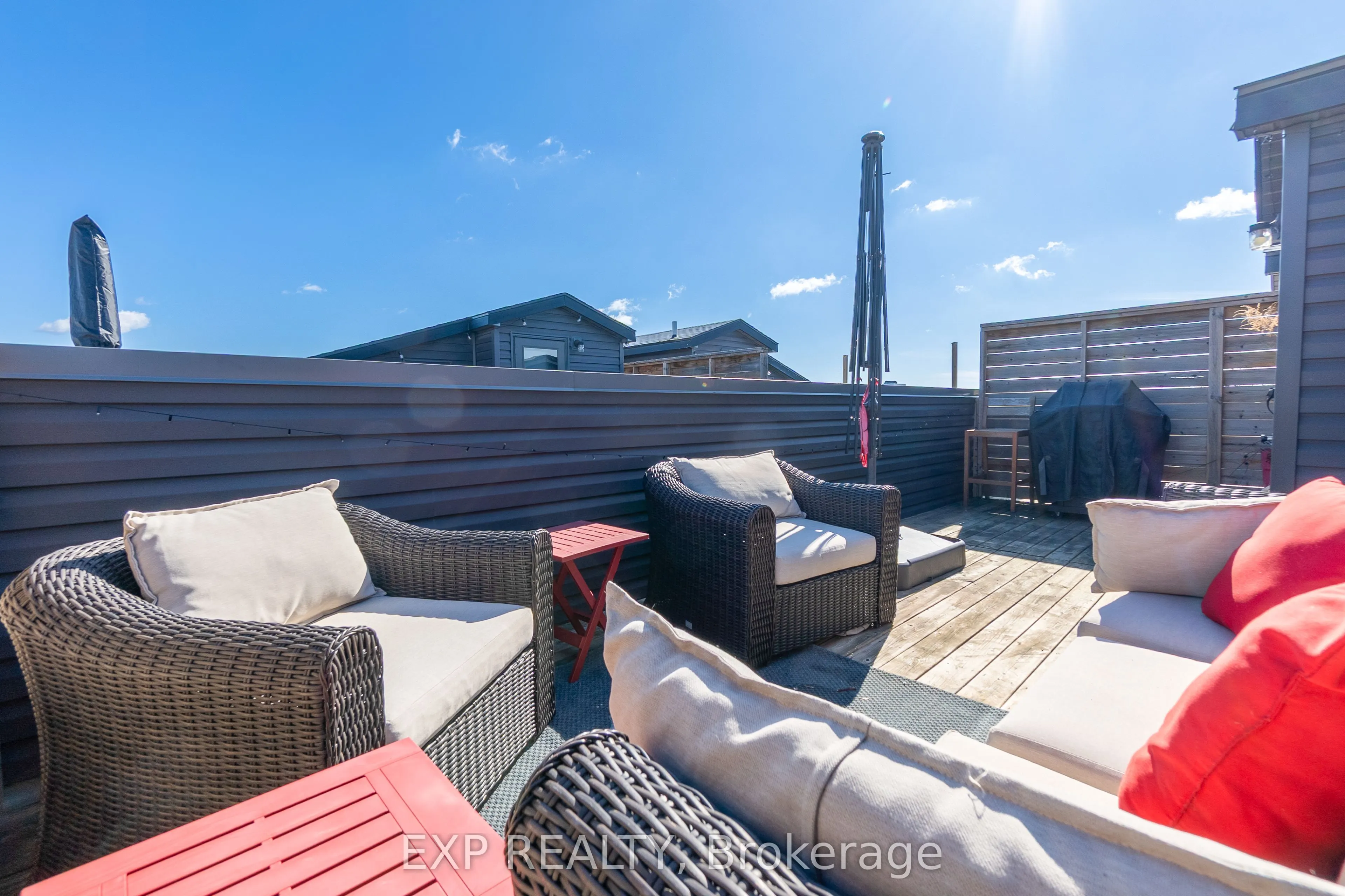 1321 Gerrard Street E, #8