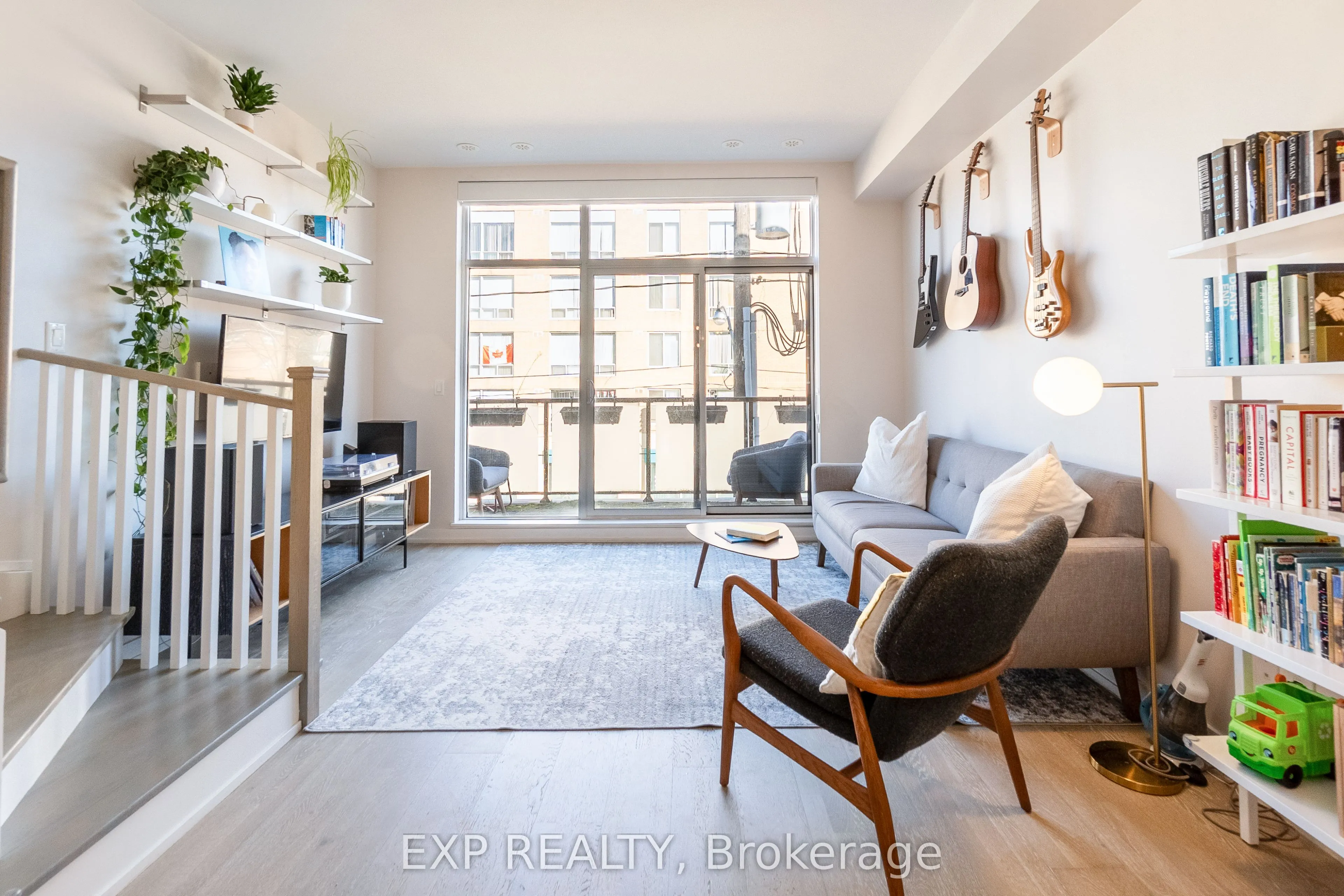 1321 Gerrard Street E, #8