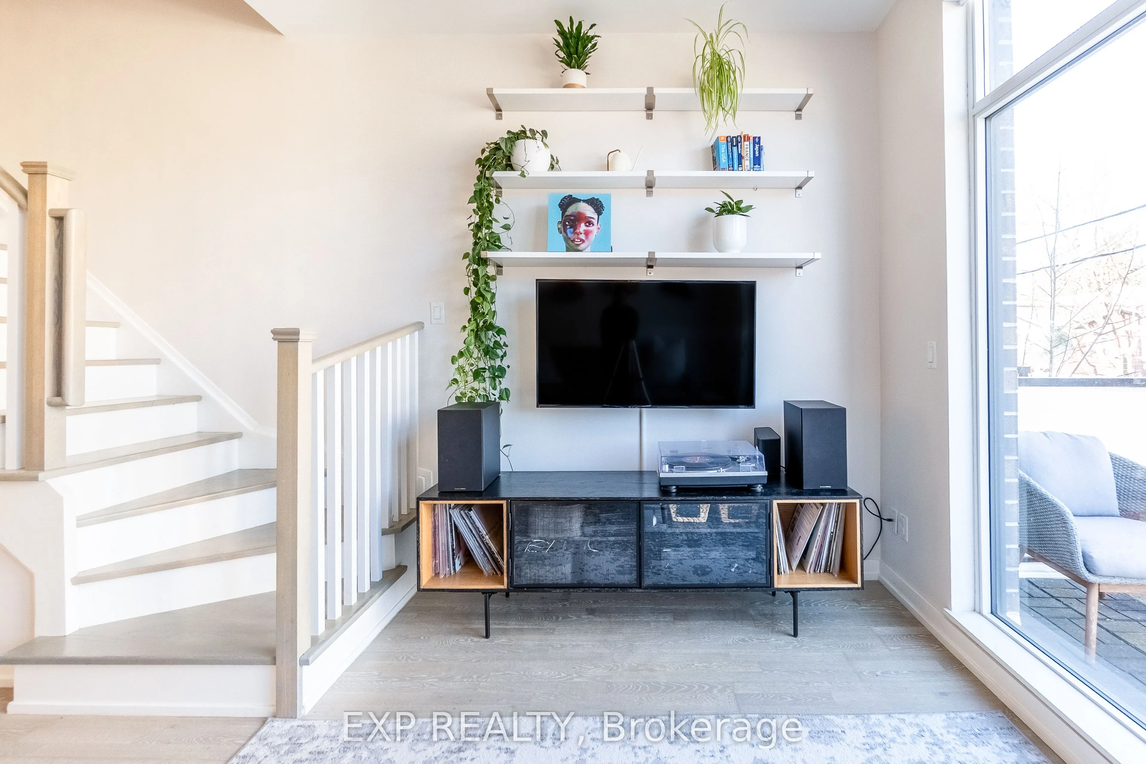1321 Gerrard Street E, #8